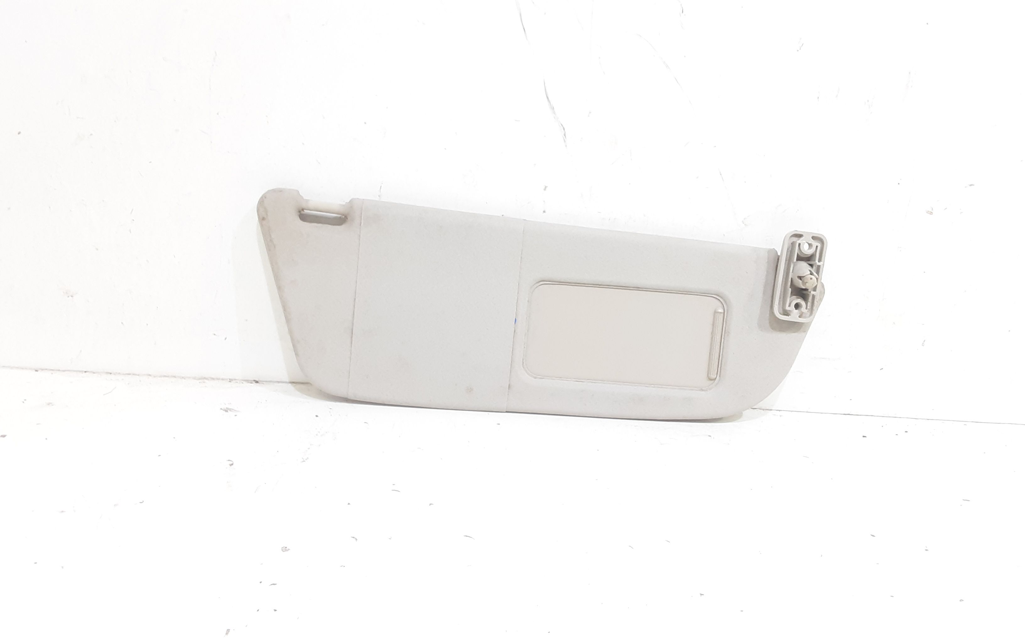 Aletta Parasole Parabrezza Destro 24409344 Usato