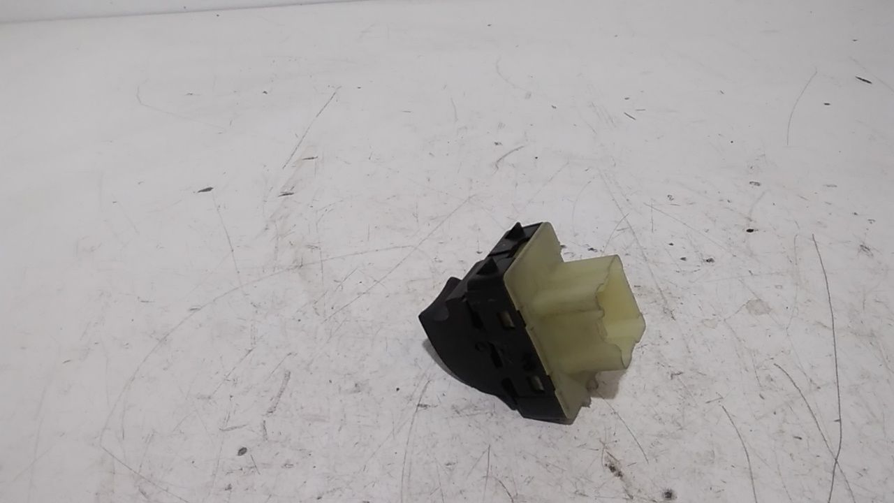 Interruttore Alzacristalli Porta Ant. Destro 254118722R Usato