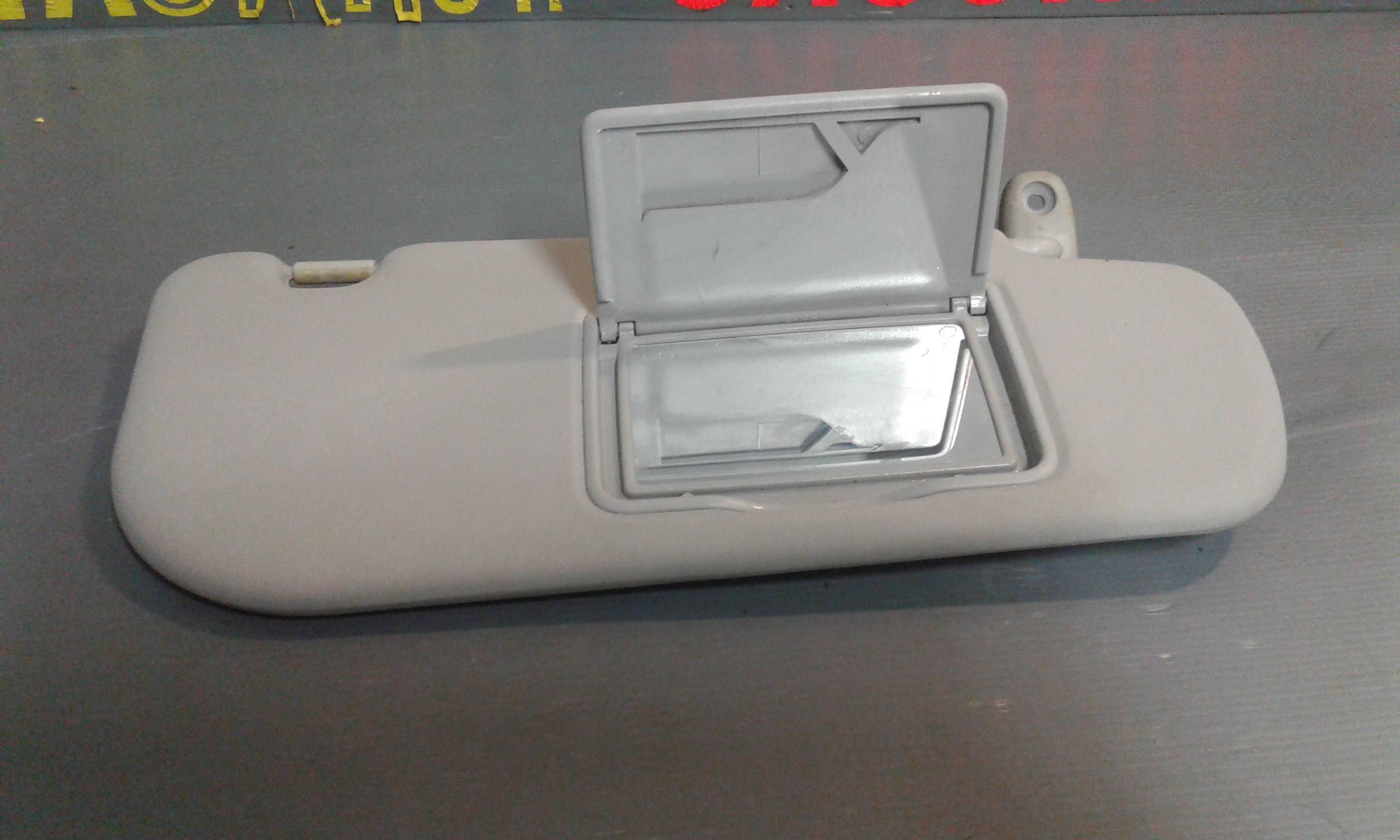 Aletta Parasole Parabrezza Destro 8522007140MG Usato