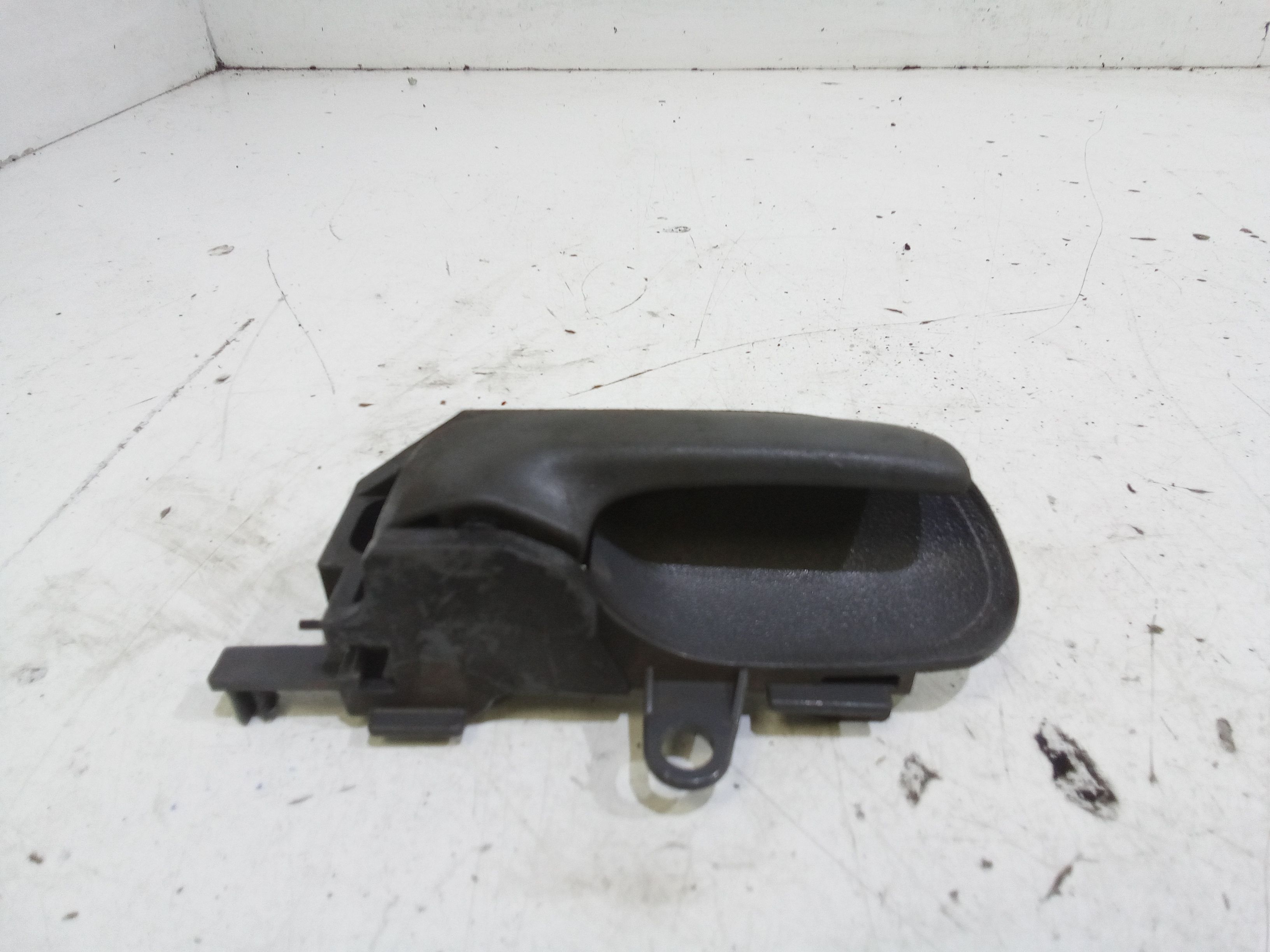 Maniglia Int. Apertura Porta Post. Destro 9143K8 Usato