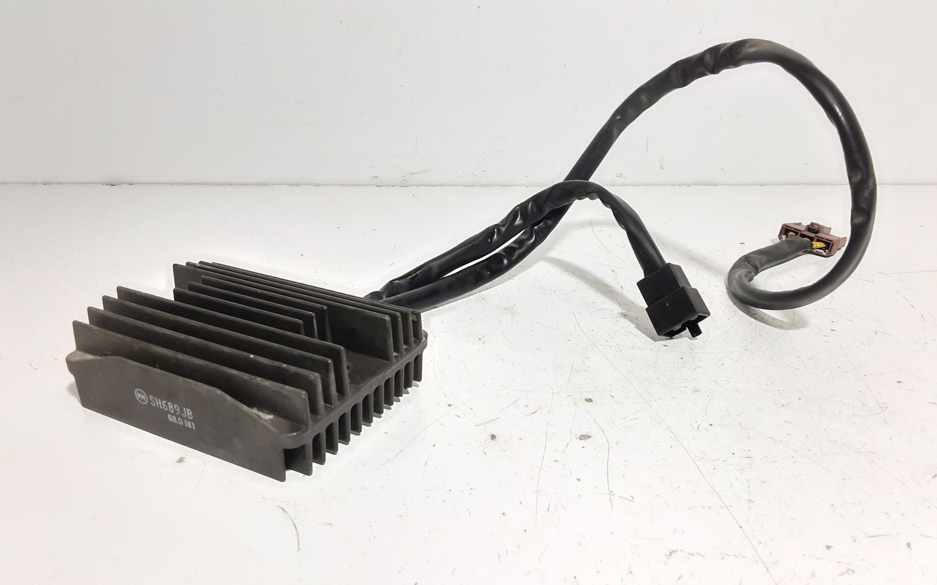 Regolatore Tensione Usato