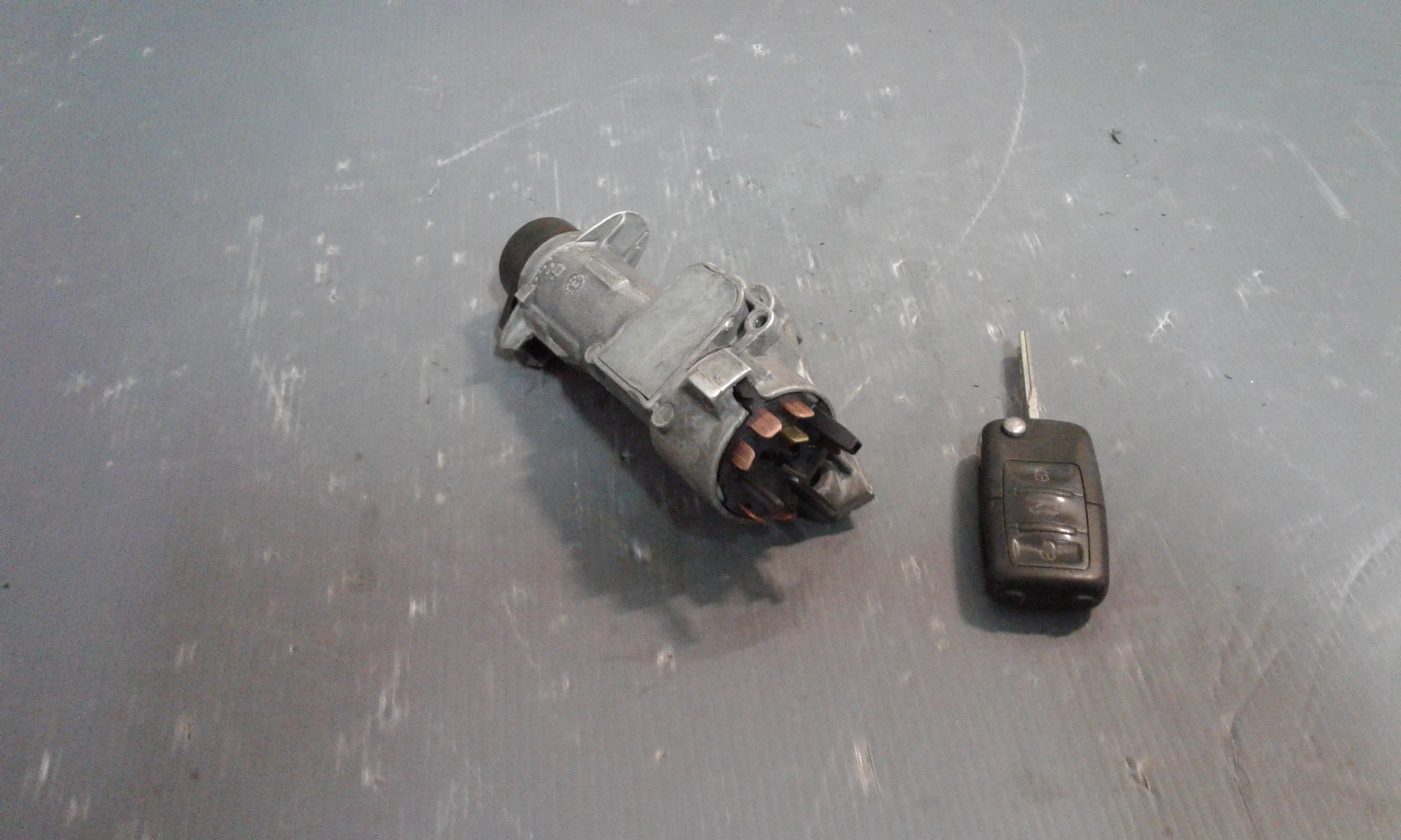 Commutatore Avviamento Con Cilindretti Serrature Usato