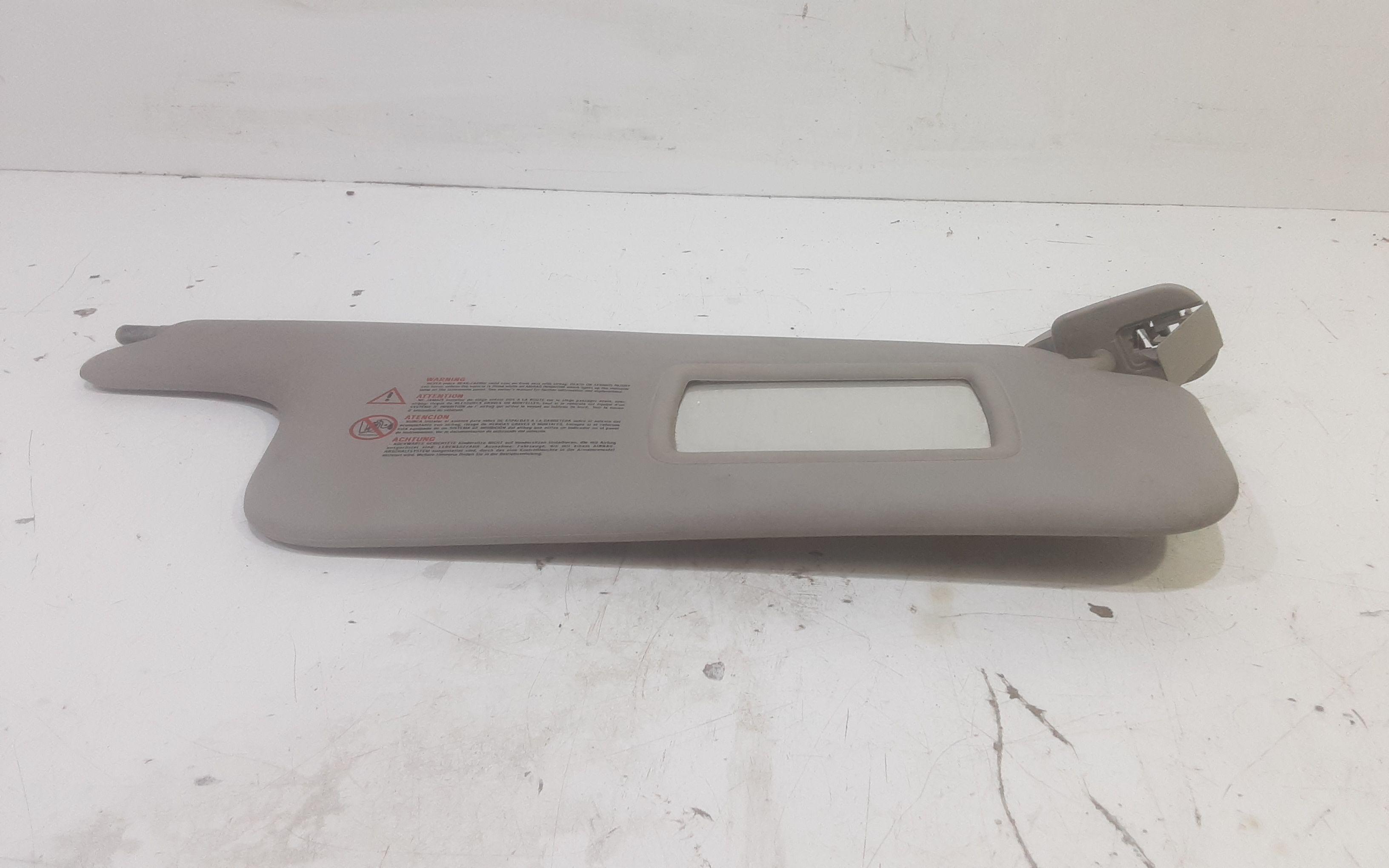 Aletta Parasole Parabrezza Destro 8200246819 Usato