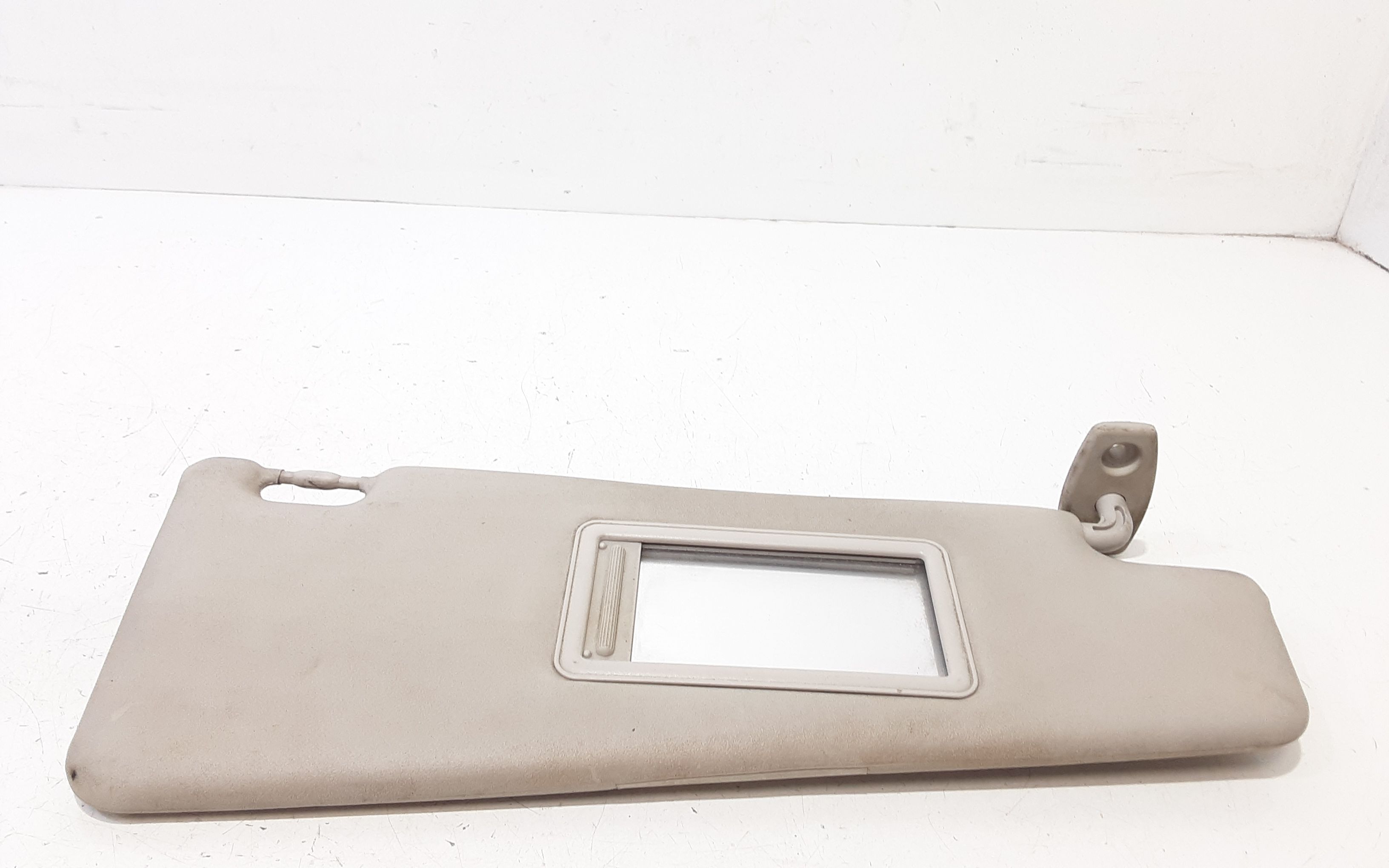 Aletta Parasole Parabrezza Destro 735361684 Usato