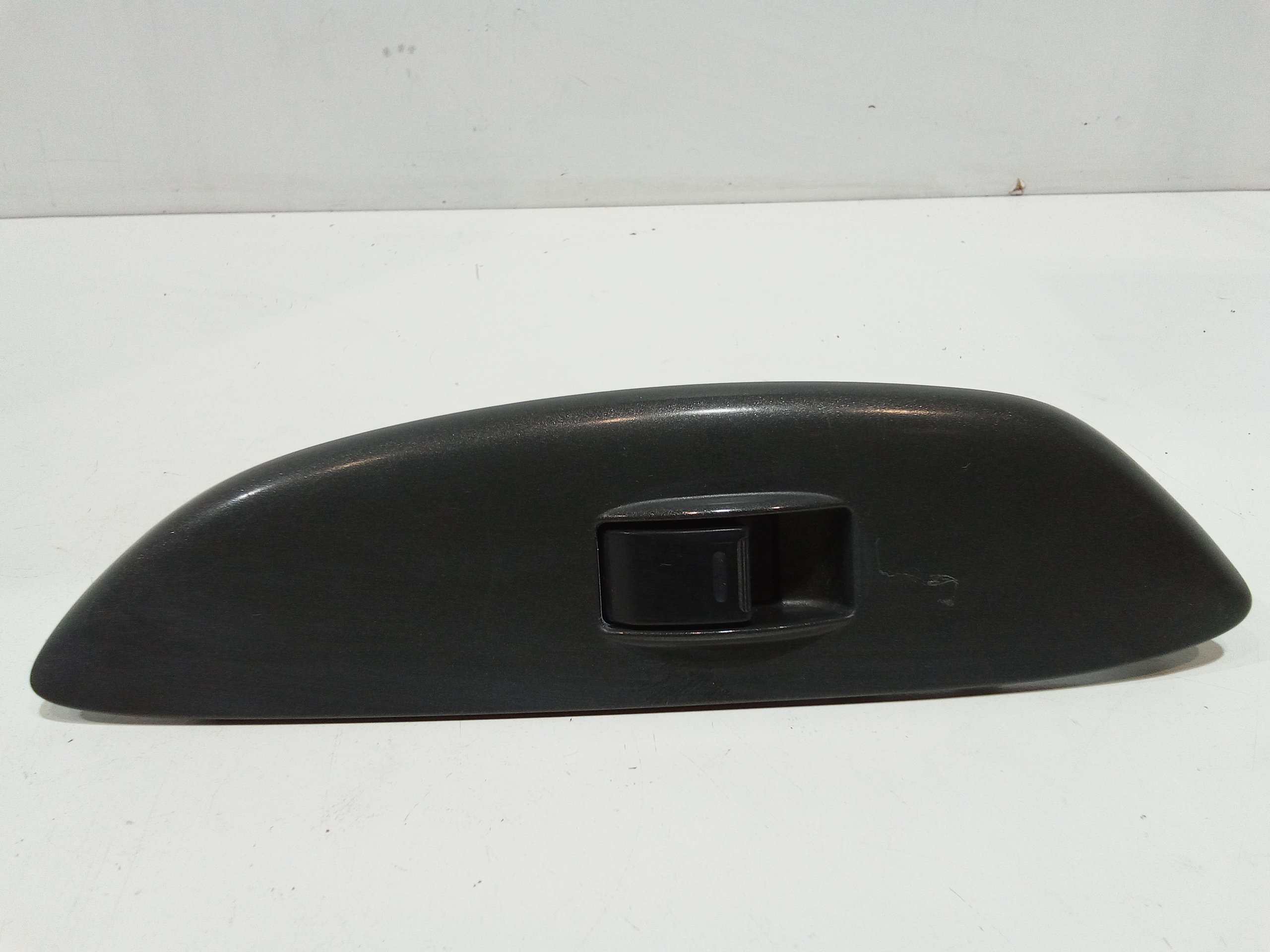 Interruttore Alzacristalli Porta Ant. Destro 848100D010 Usato