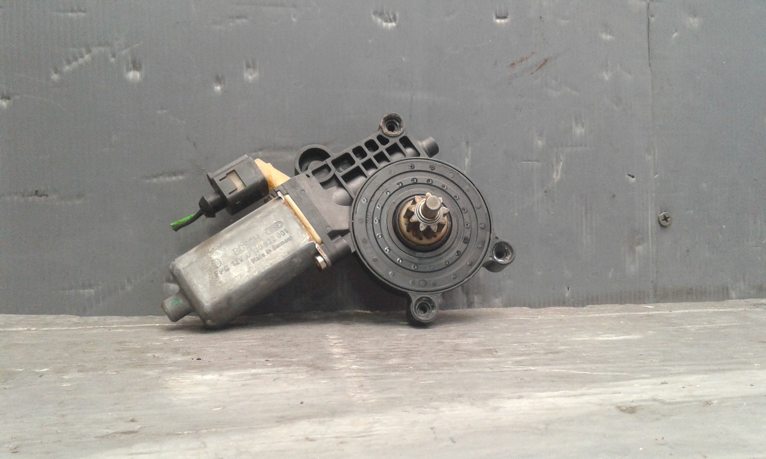 Motorino Alzacristallo Porta Ant. Destro Q0002684V004000000 Usato