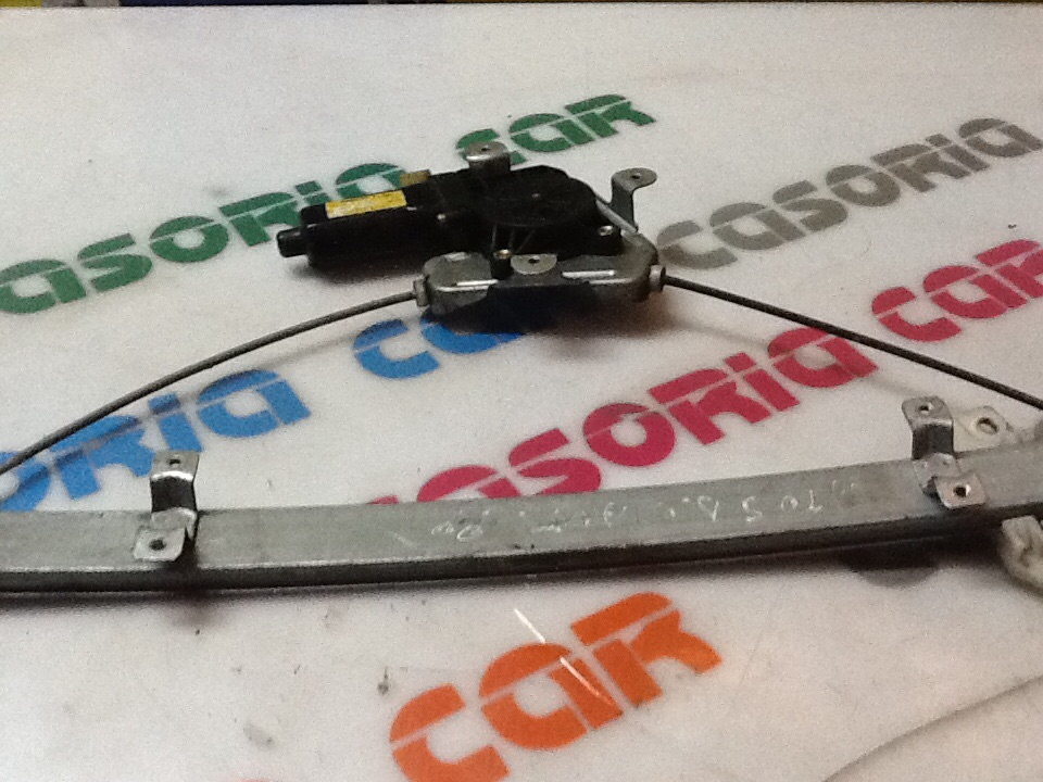 Alzacristallo Porta Ant. Destro 8240202000 Usato