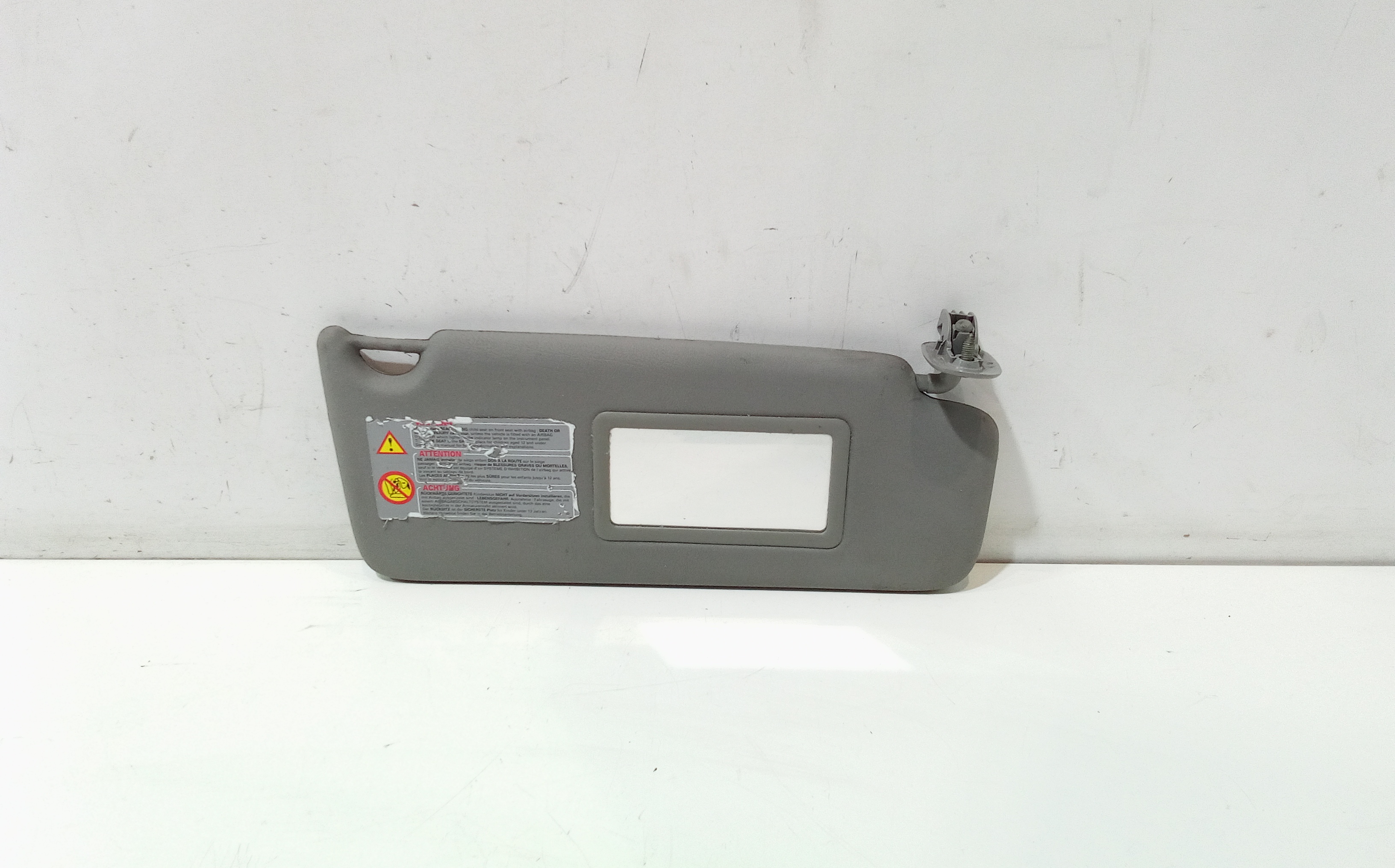 Aletta Parasole Parabrezza Destro 8200240038 Usato