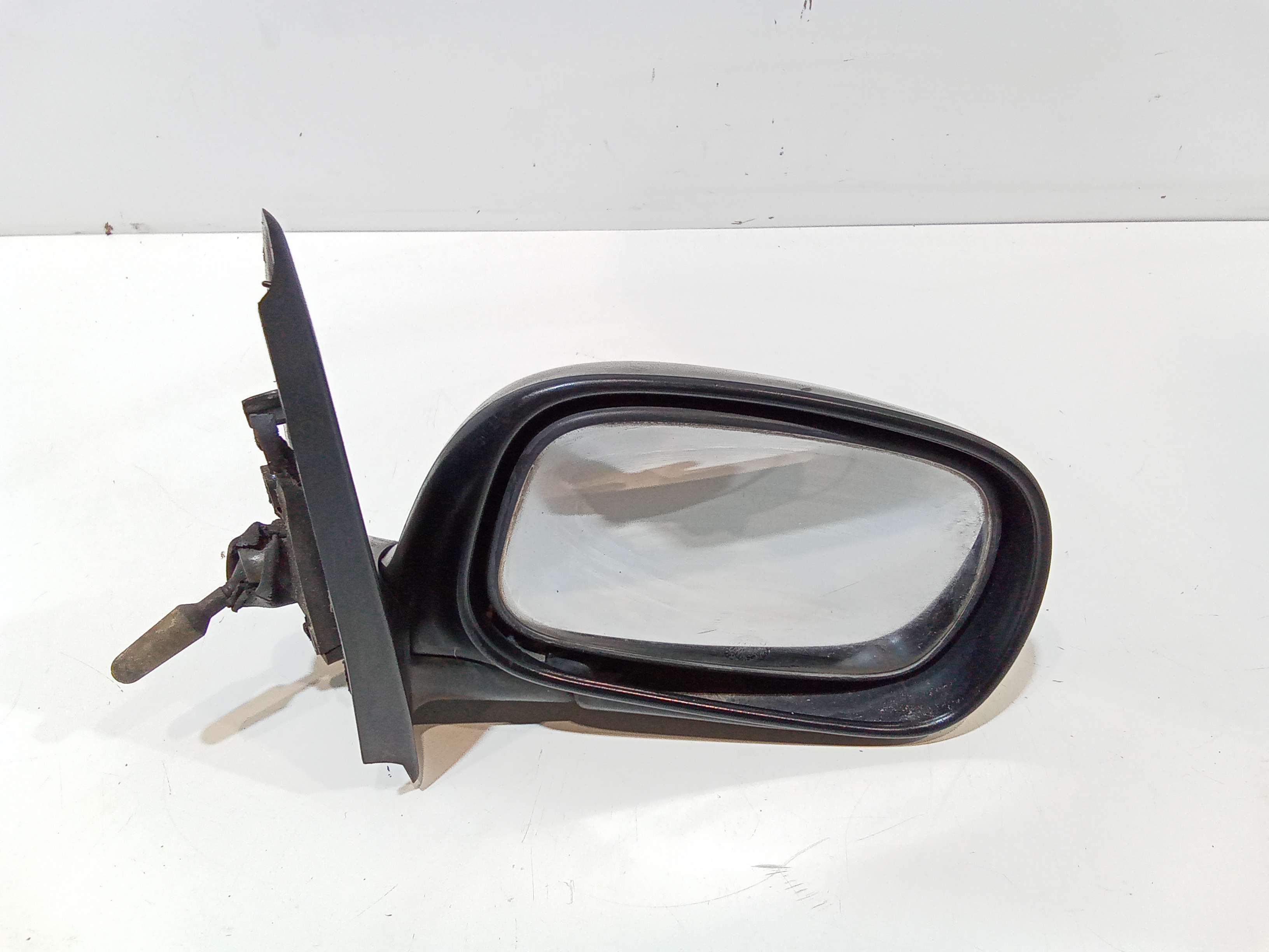 Retrovisore Est. Destro 963011F500 Usato