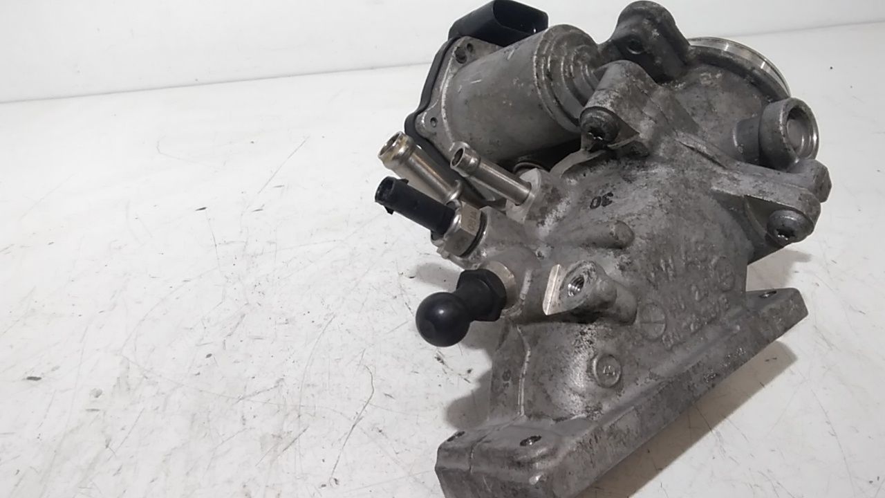 Corpo Farfallato 06F133062T Usato