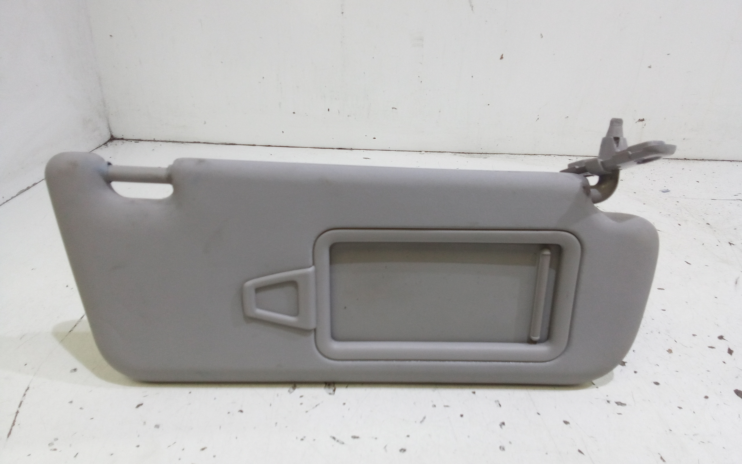 Aletta Parasole Parabrezza Destro 852201G100LX Usato