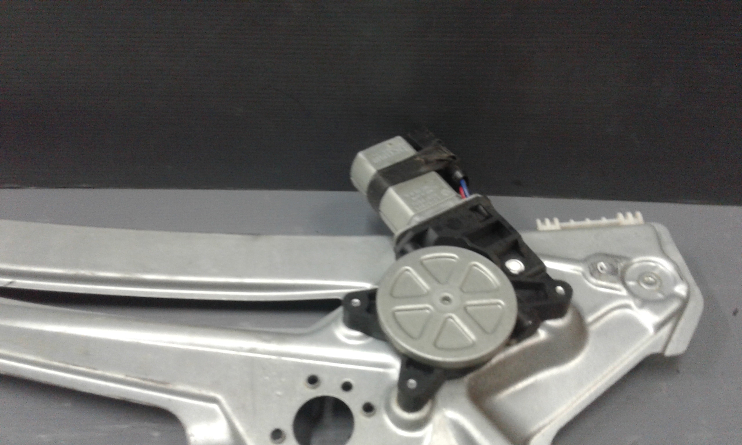 Alzacristallo Porta Ant. Destro A4517200246 Usato