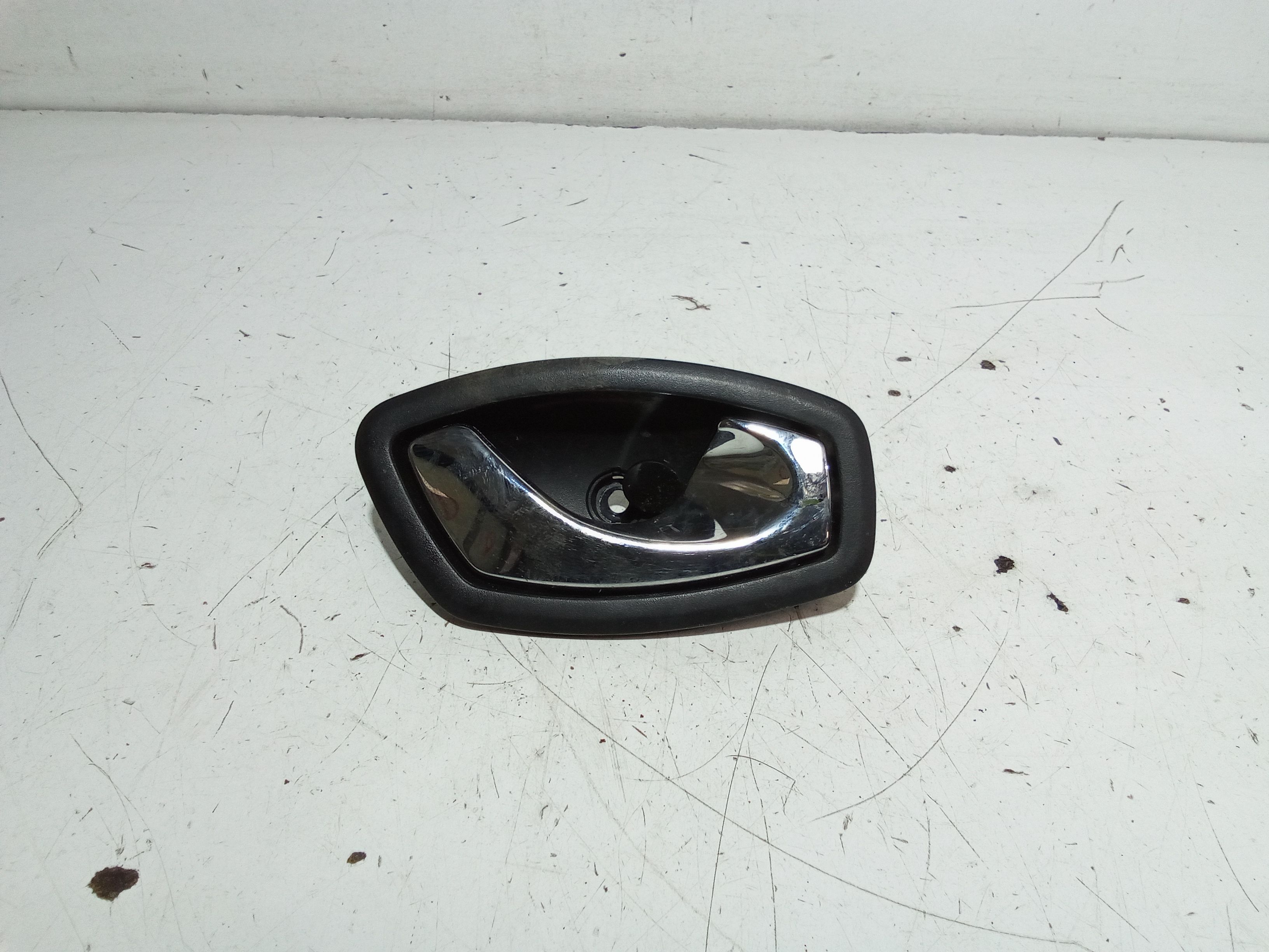 Maniglia Int. Apertura Porta Ant. Destro Usato