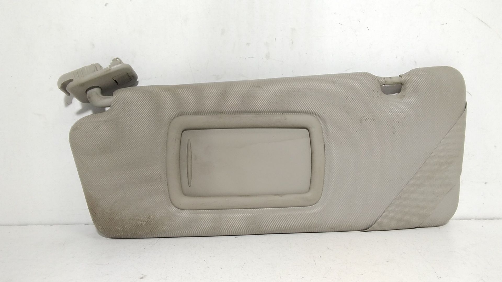 Aletta Parasole Parabrezza Sinistro 964010028R Usato