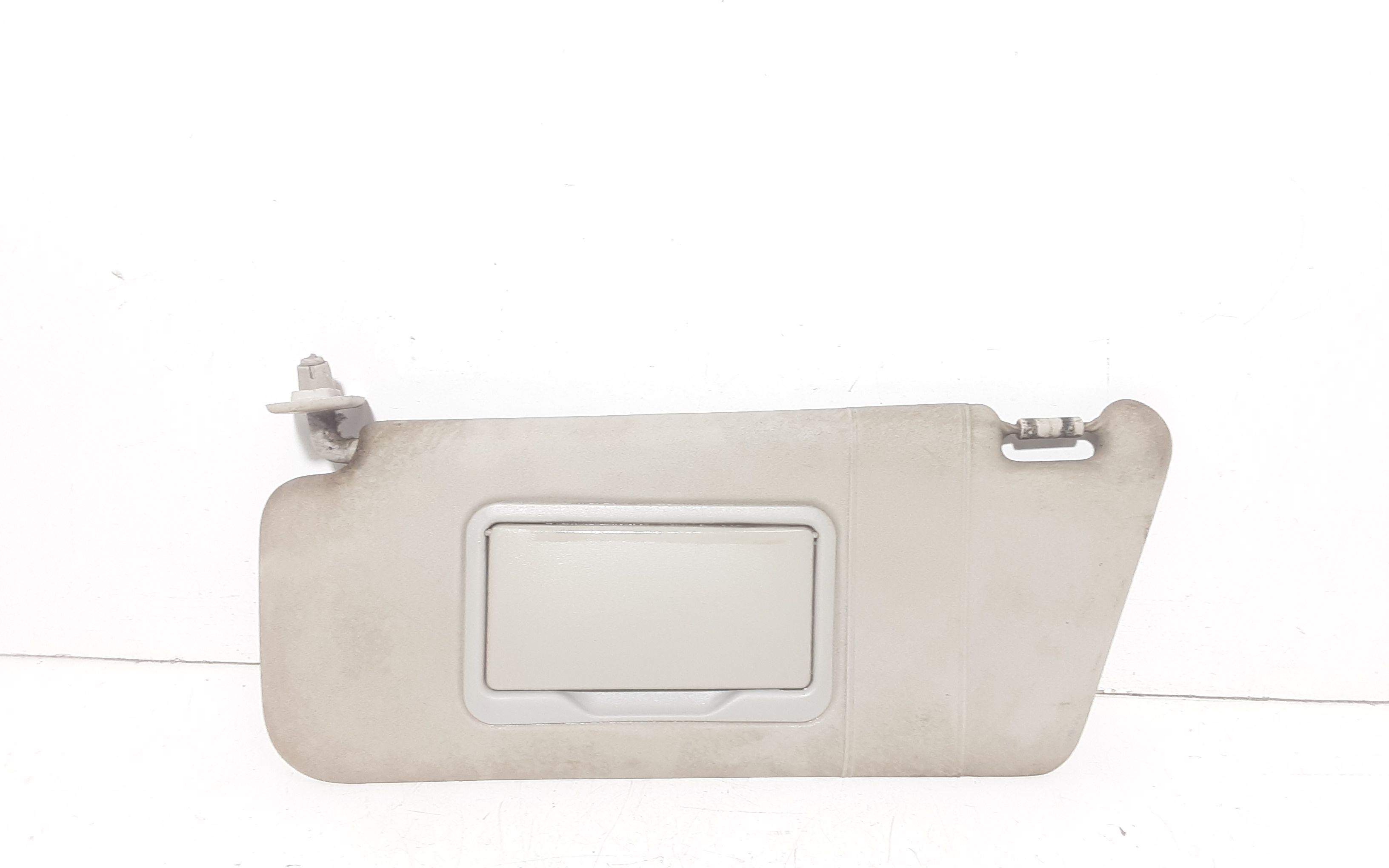 Aletta Parasole Parabrezza Sinistro A16981001107H48 Usato