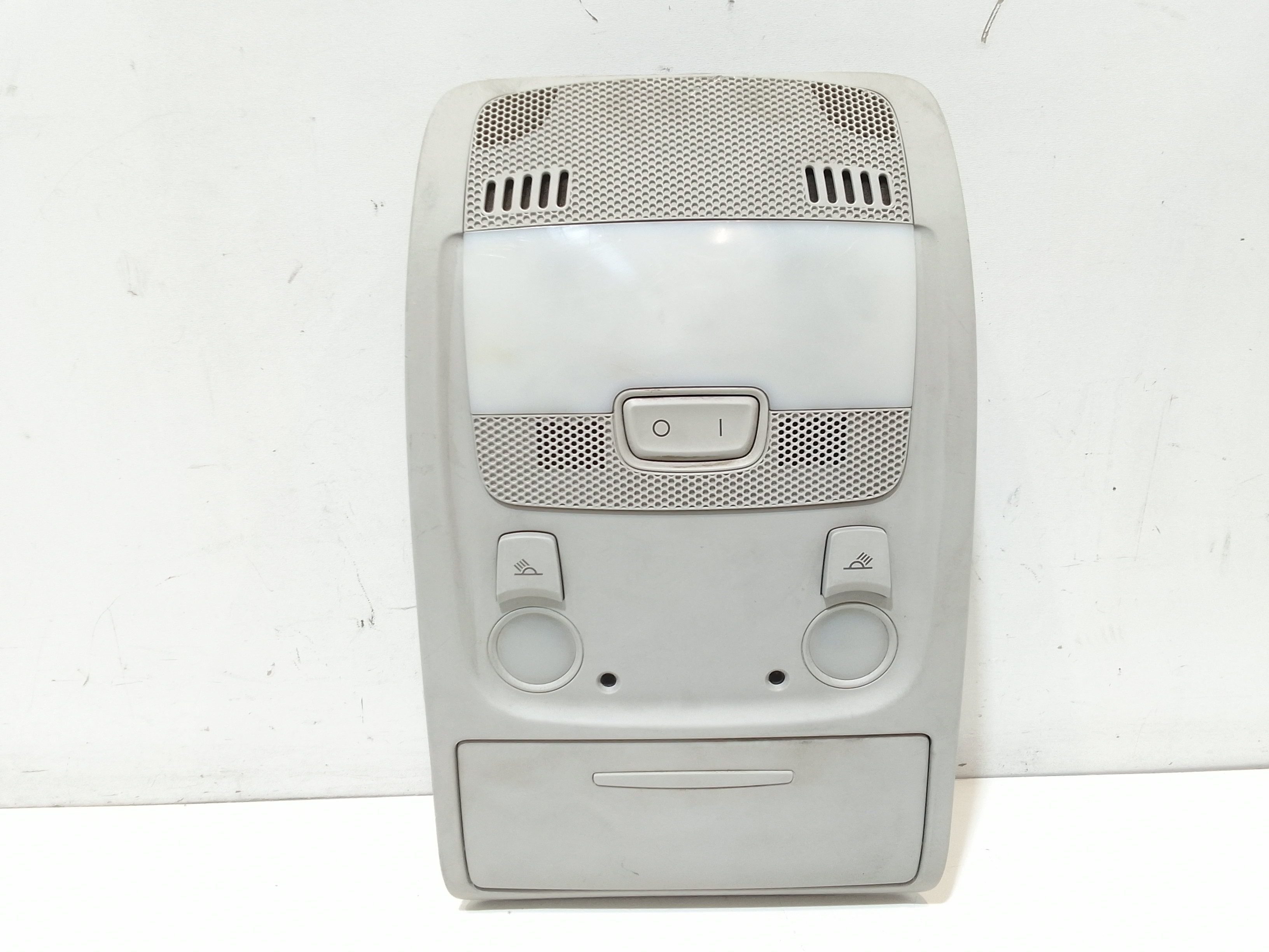 Luce Cortesia Ant. Tetto 8T09471406PS Usato