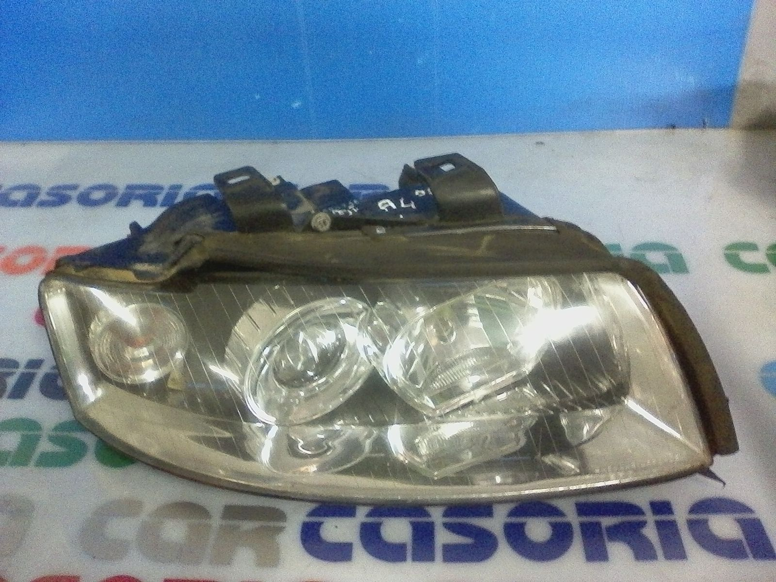 Proiettore Destro 8E0941030C Usato