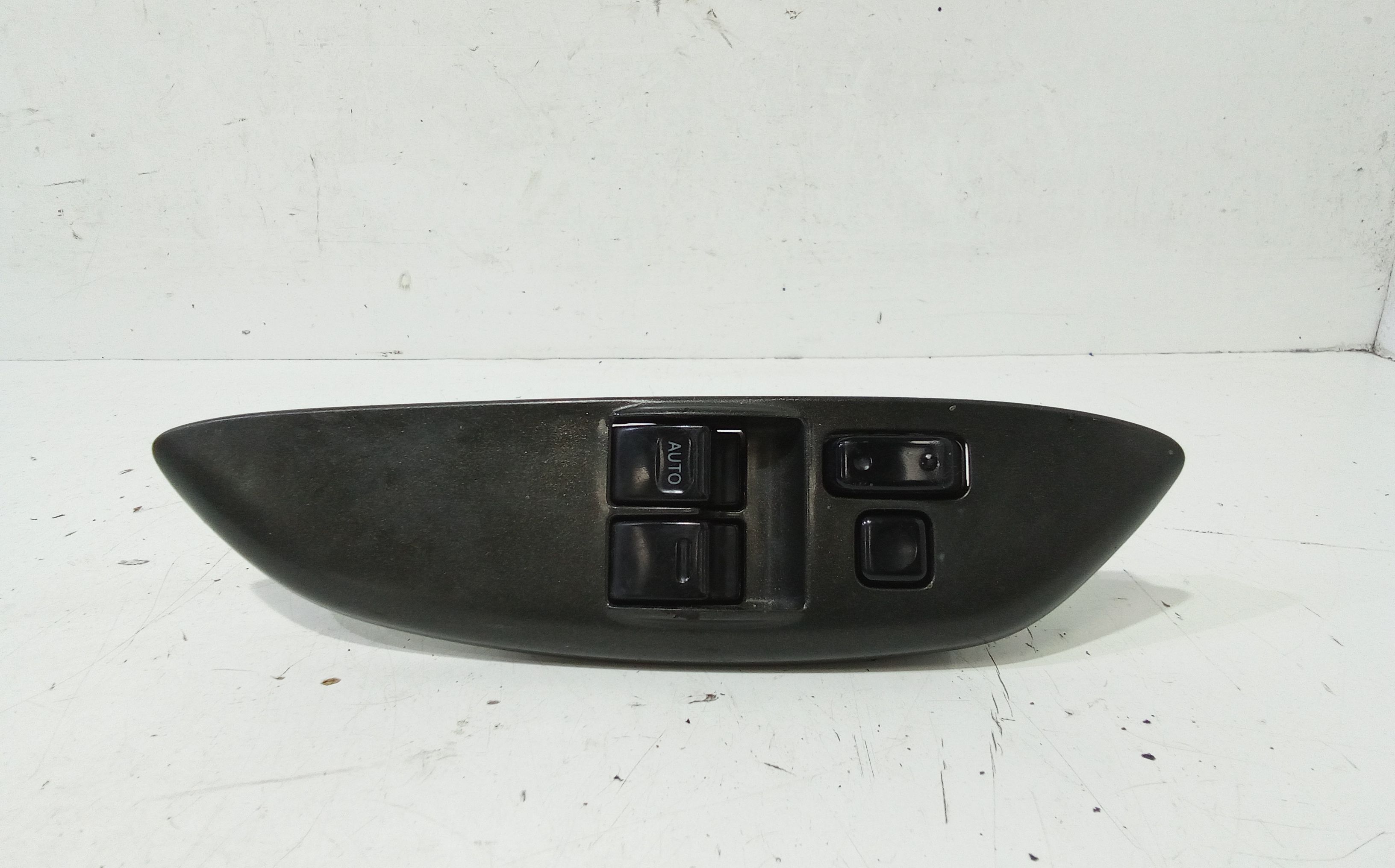 Interruttore Alzacristalli Porta Ant. Sinistro 848200D040 Usato