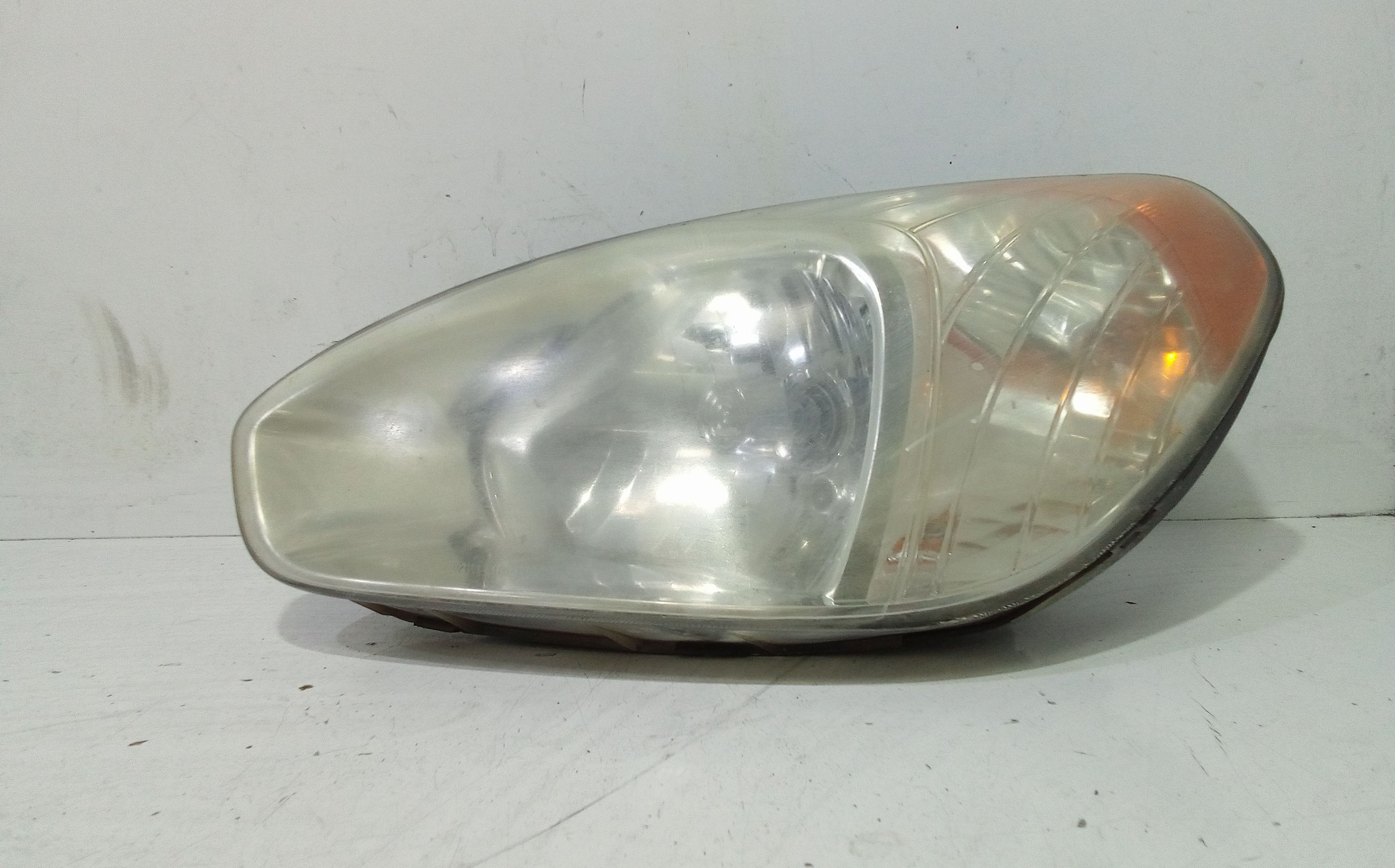 Proiettore Sinistro 921011E041 Usato