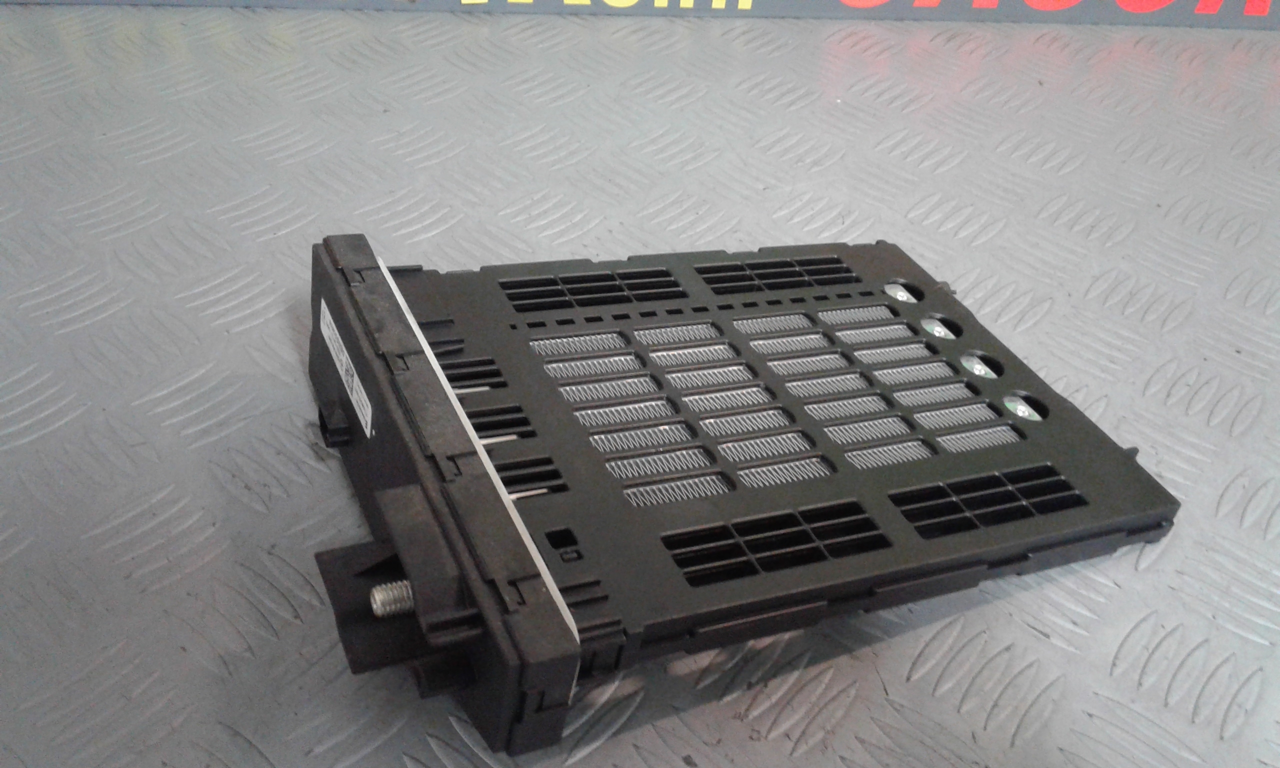 Radiatore Riscaldamento A2468300161 Usato