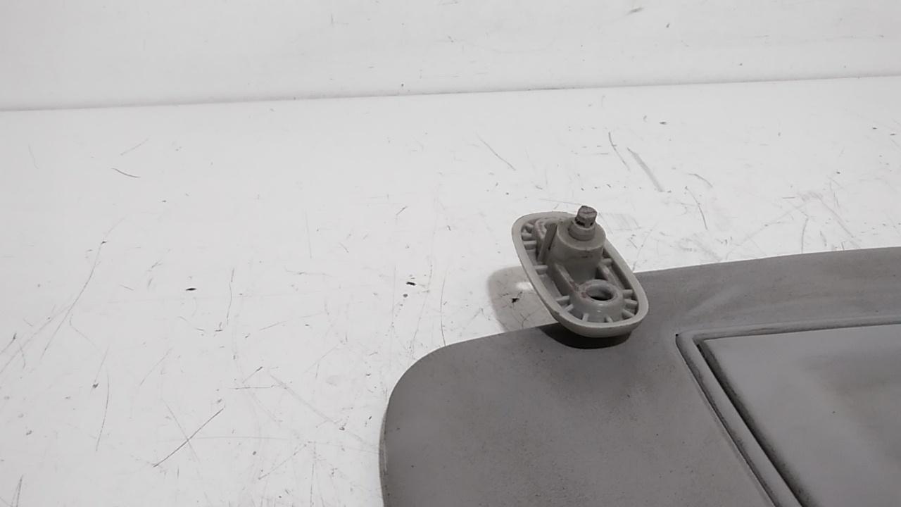 Aletta Parasole Parabrezza Sinistro 8521007130MG Usato