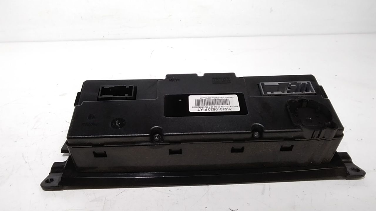 Blocco Comando Climatizzazione 735398759 Usato