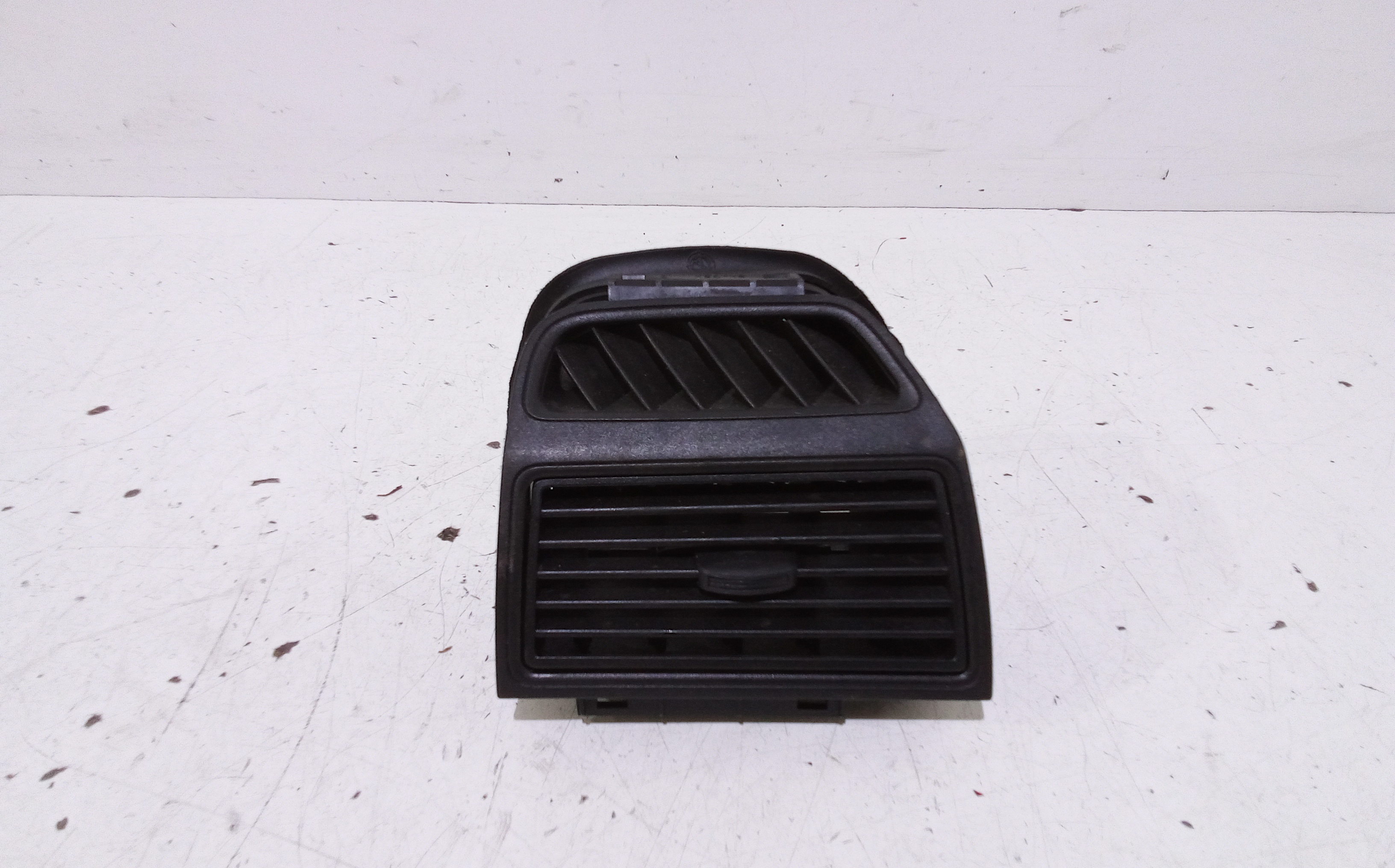 Condotto Aria Bocchette Lat. Cruscotto Sinistro 51724243 Usato