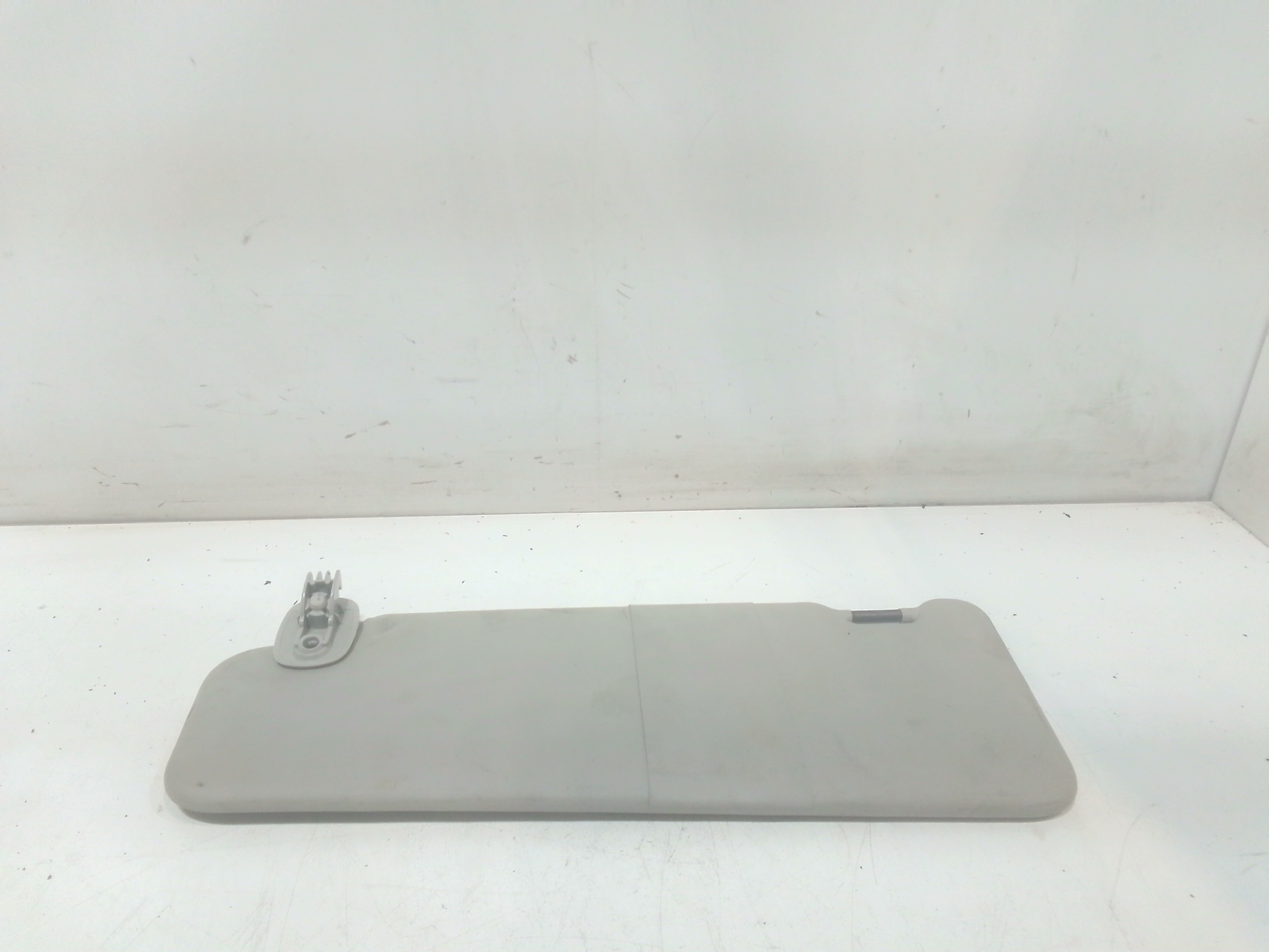 Aletta Parasole Parabrezza Sinistro 964012342R Usato