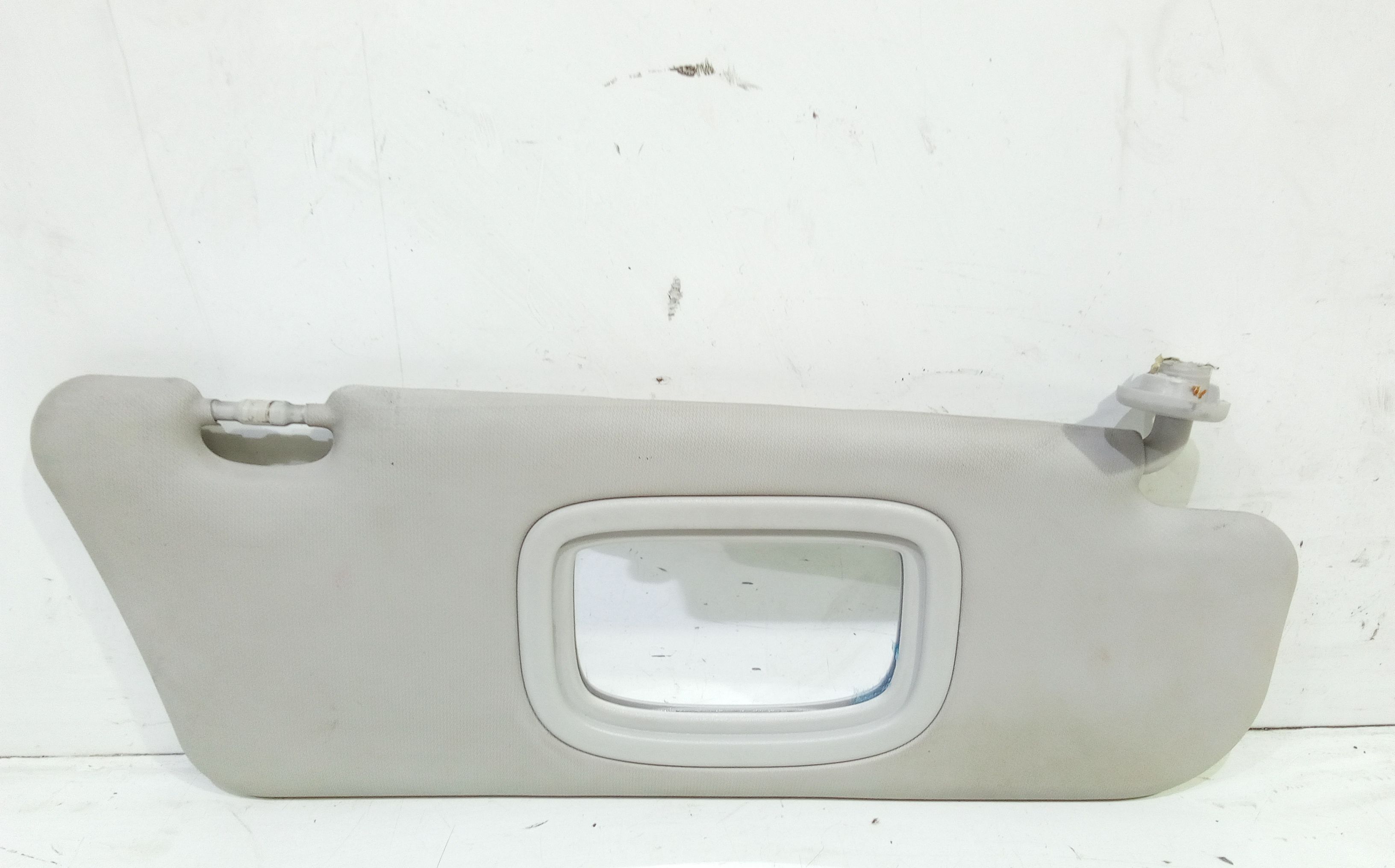 Aletta Parasole Parabrezza Destro 735420448 Usato