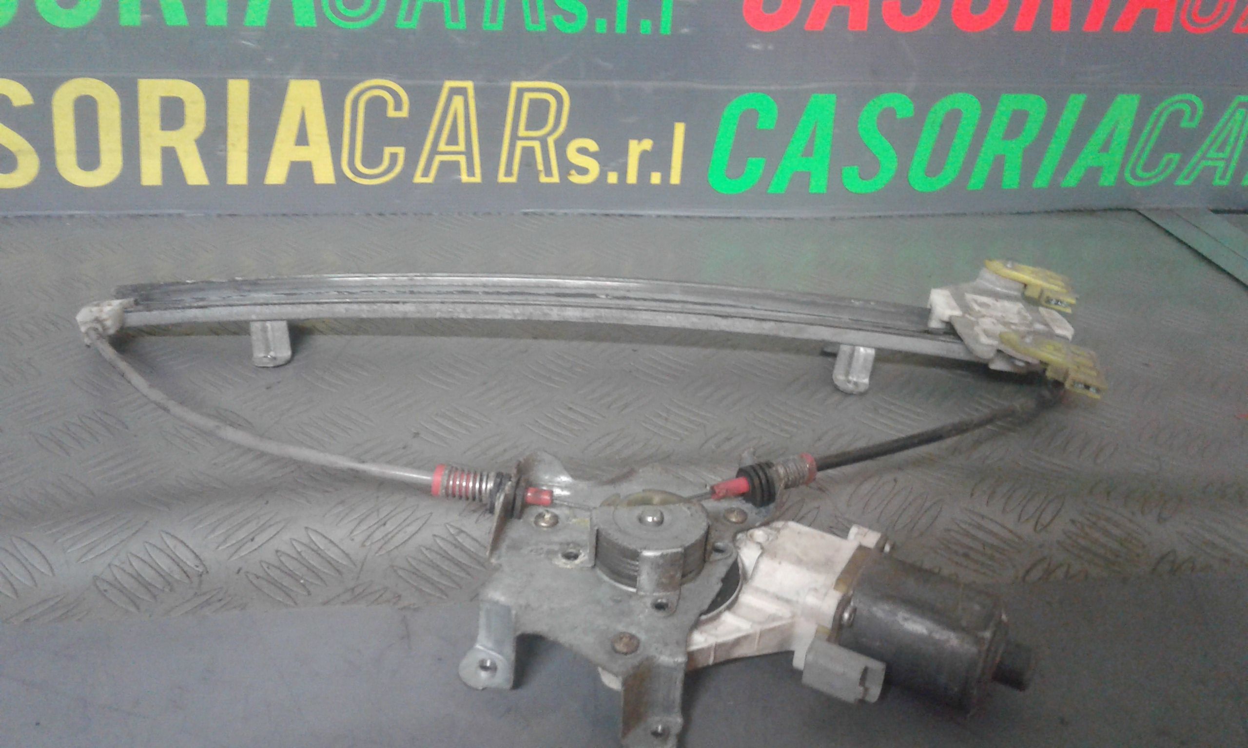 Alzacristallo Porta Ant. Destro Usato