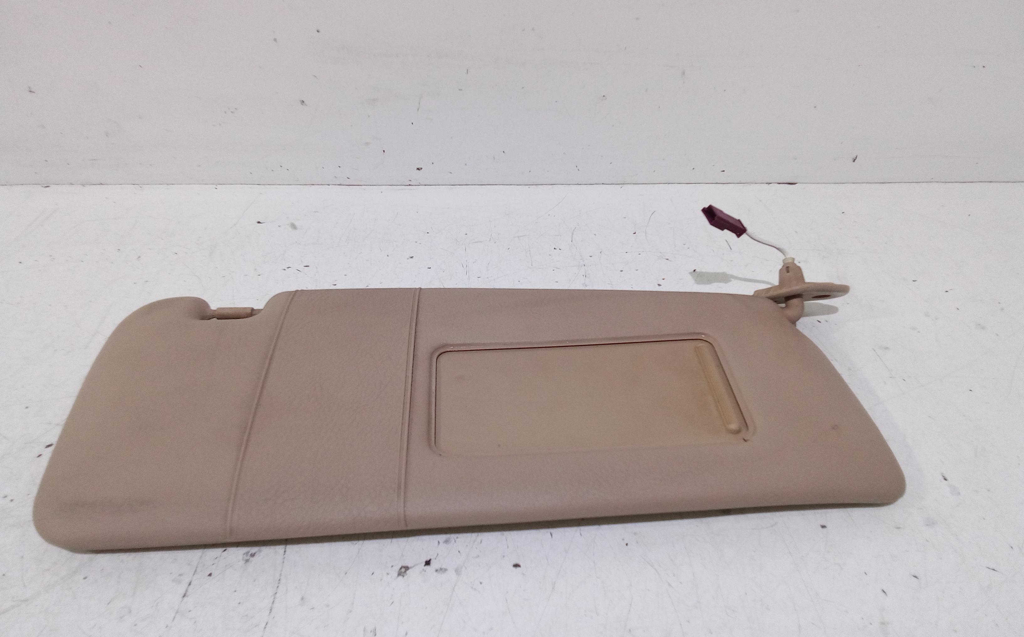 Aletta Parasole Parabrezza Destro 51162699048 Usato