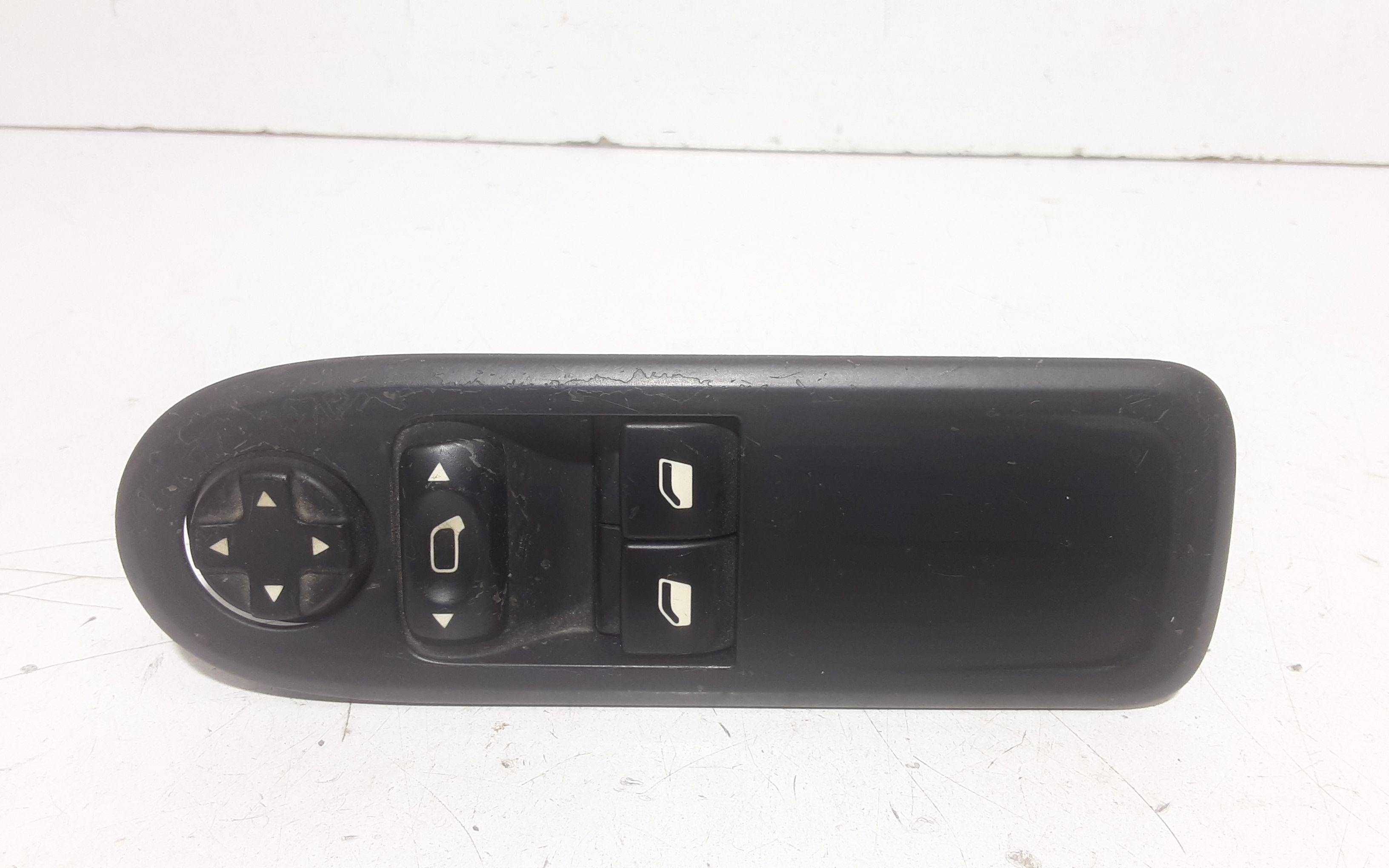 Interruttore Alzacristalli Porta Ant. Sinistro Usato