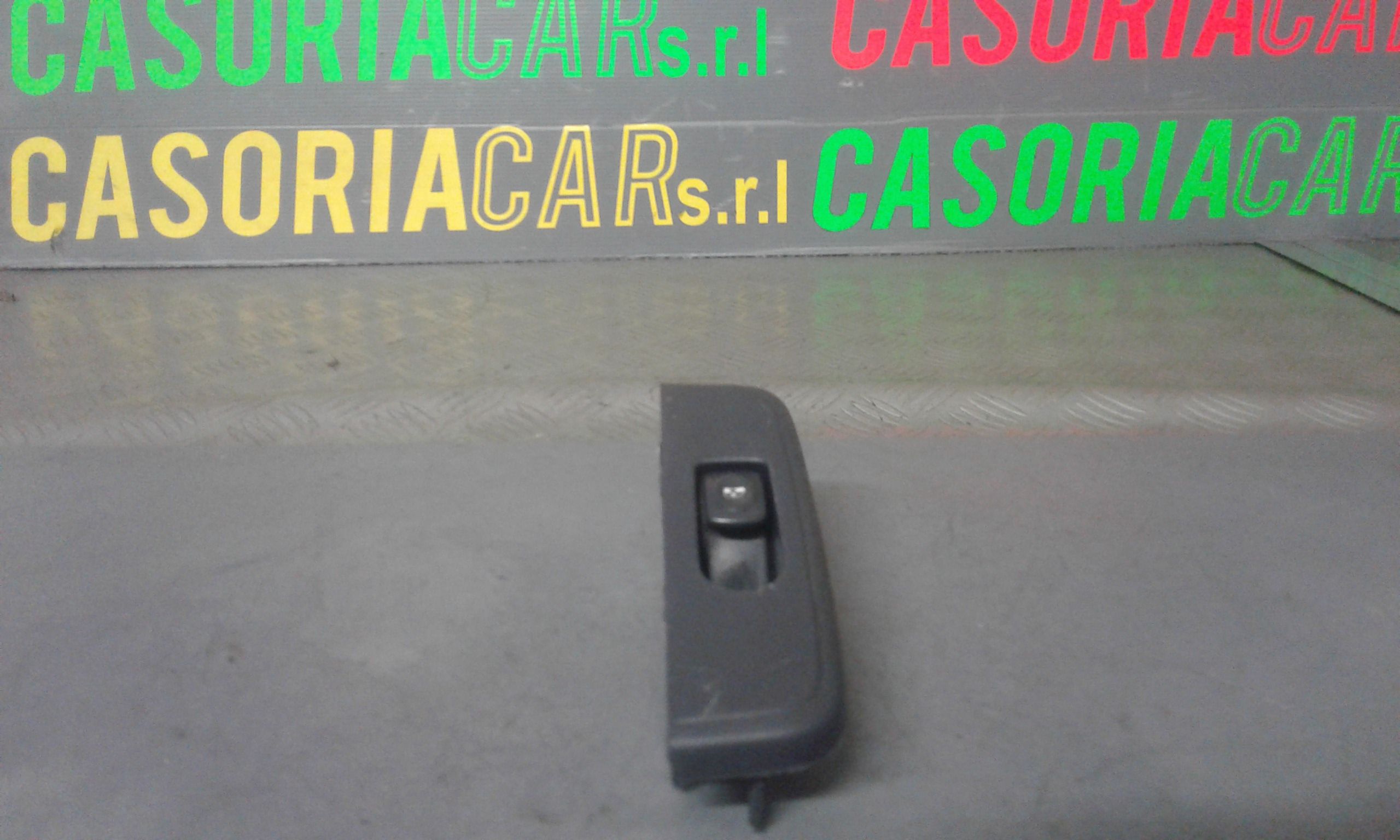Interruttore Alzacristalli Porta Ant. Destro Usato