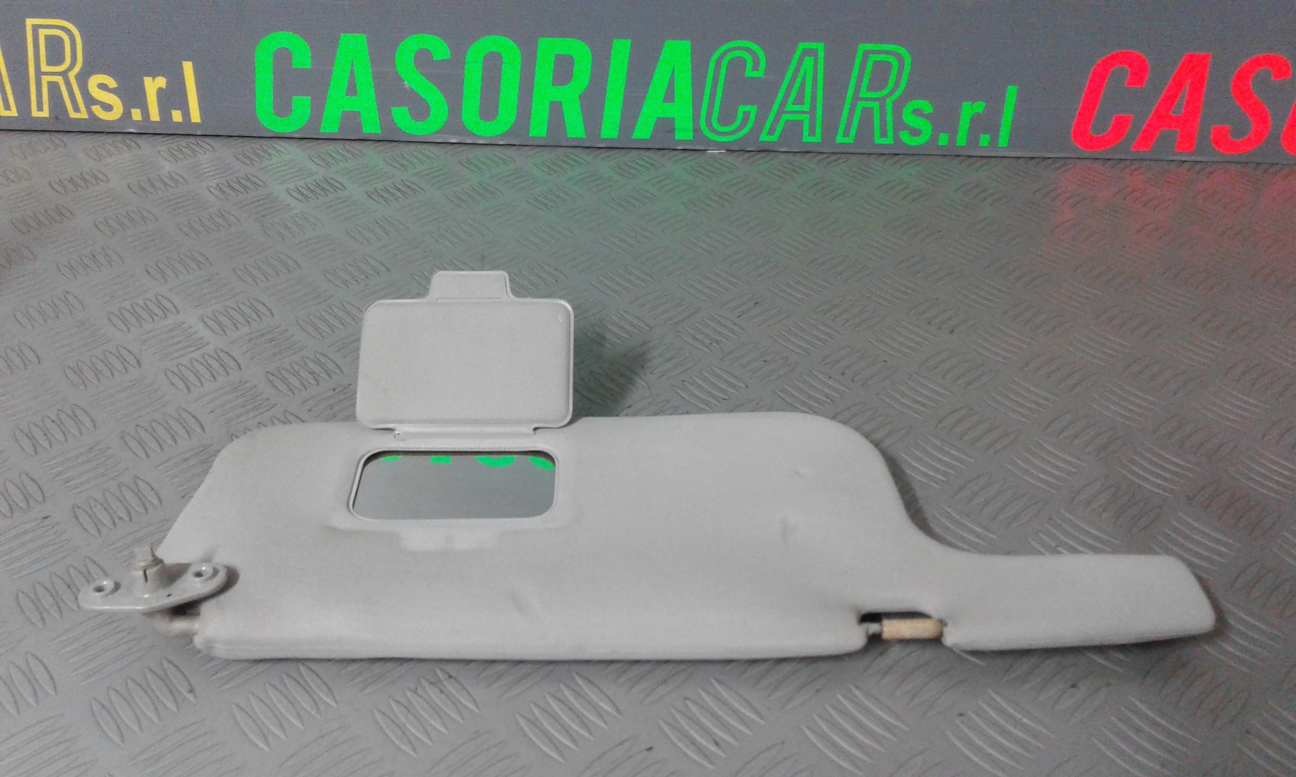 Aletta Parasole Parabrezza Destro MR758878 Usato