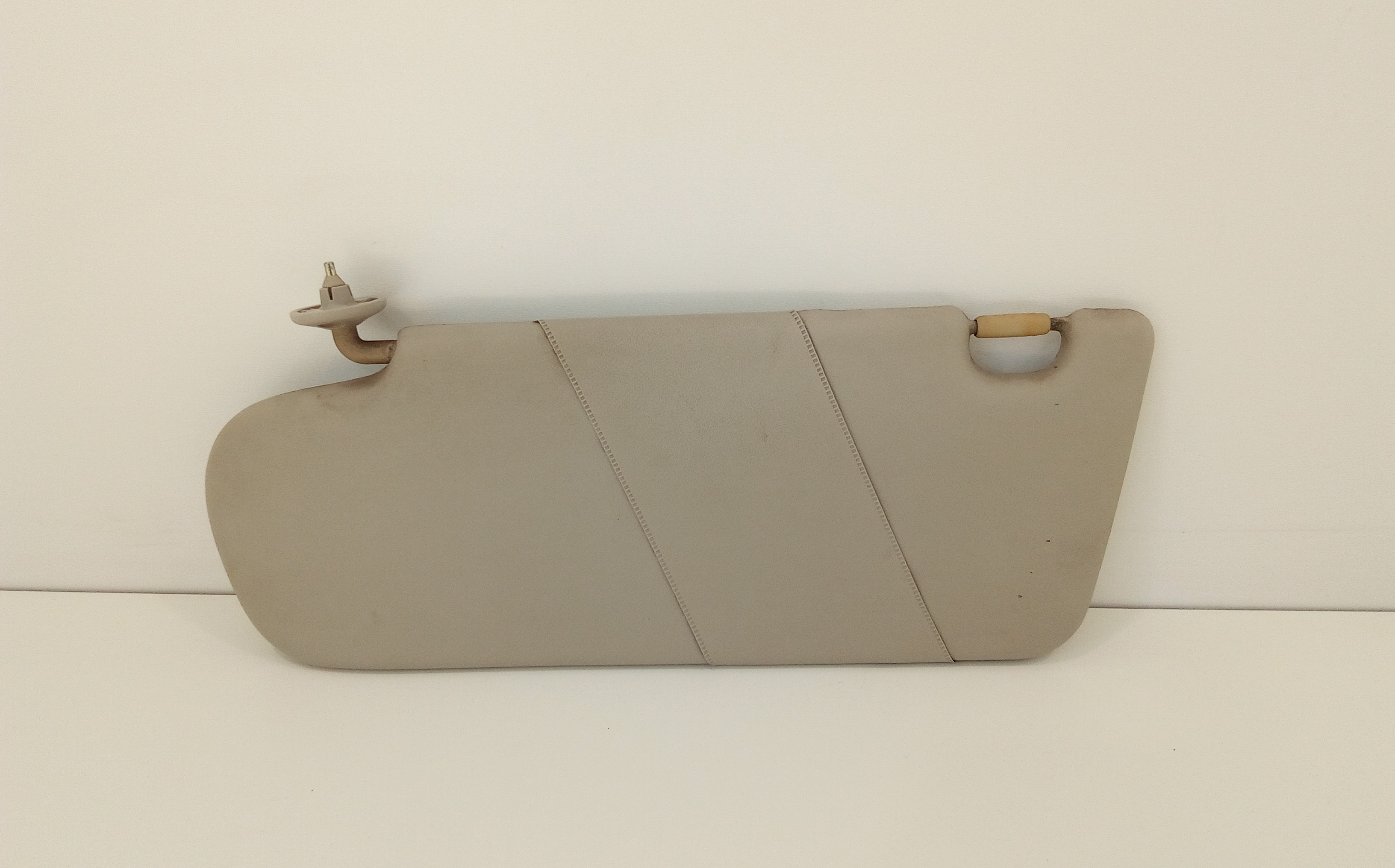 Aletta Parasole Parabrezza Sinistro AWR4896LUM Usato