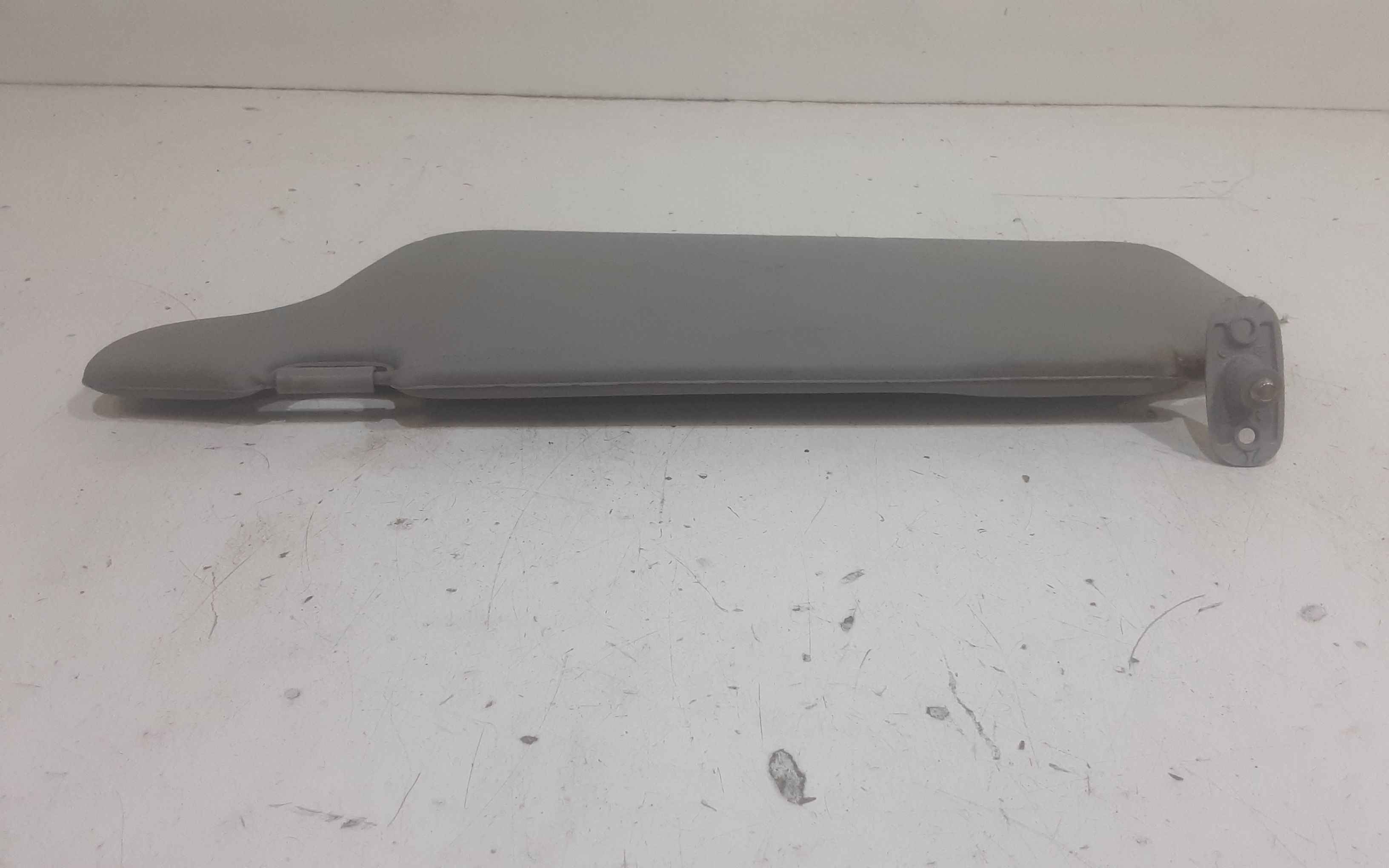 Aletta Parasole Parabrezza Destro 8520202500OB Usato