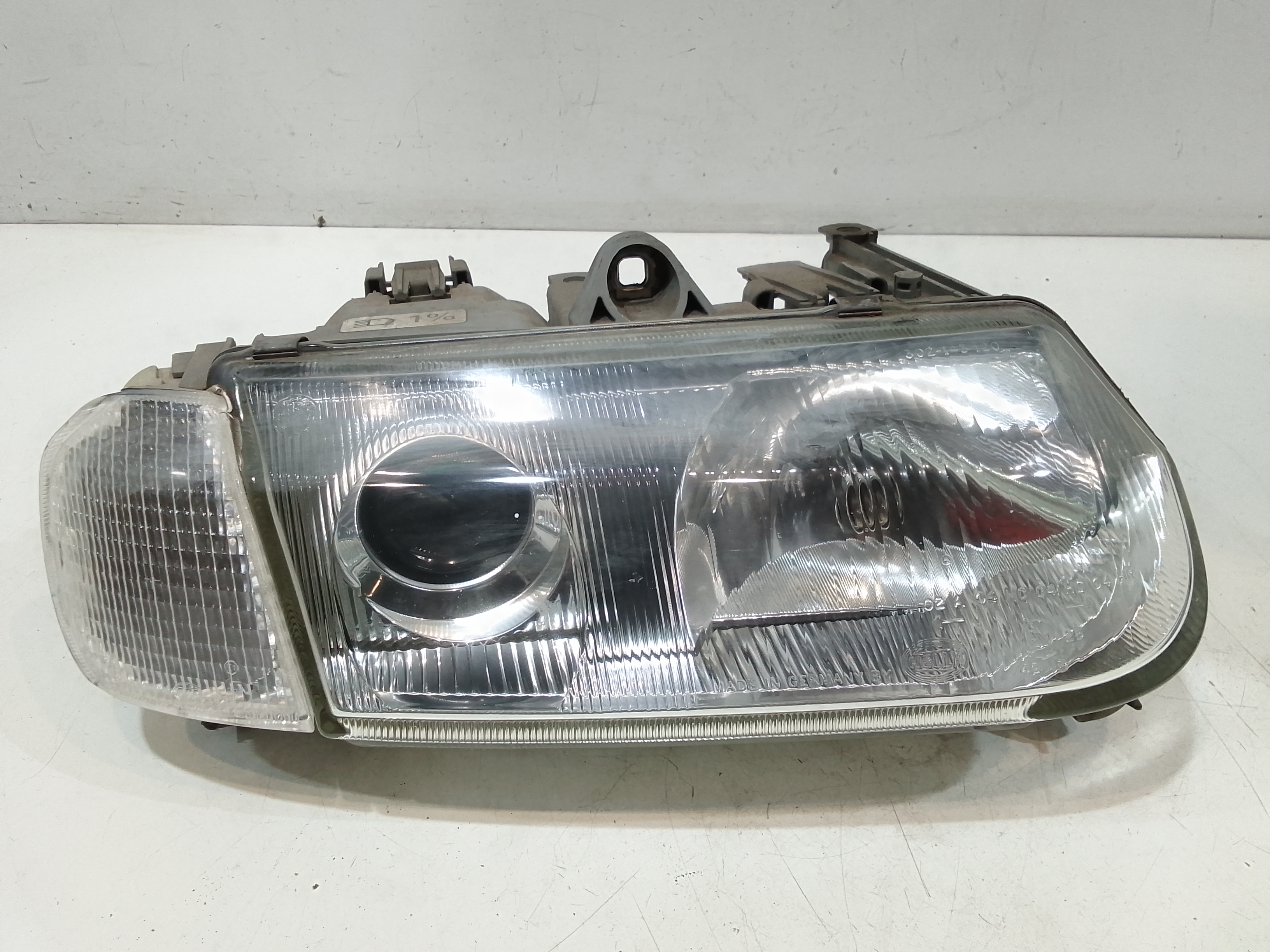 Proiettore Destro 60581894 Usato