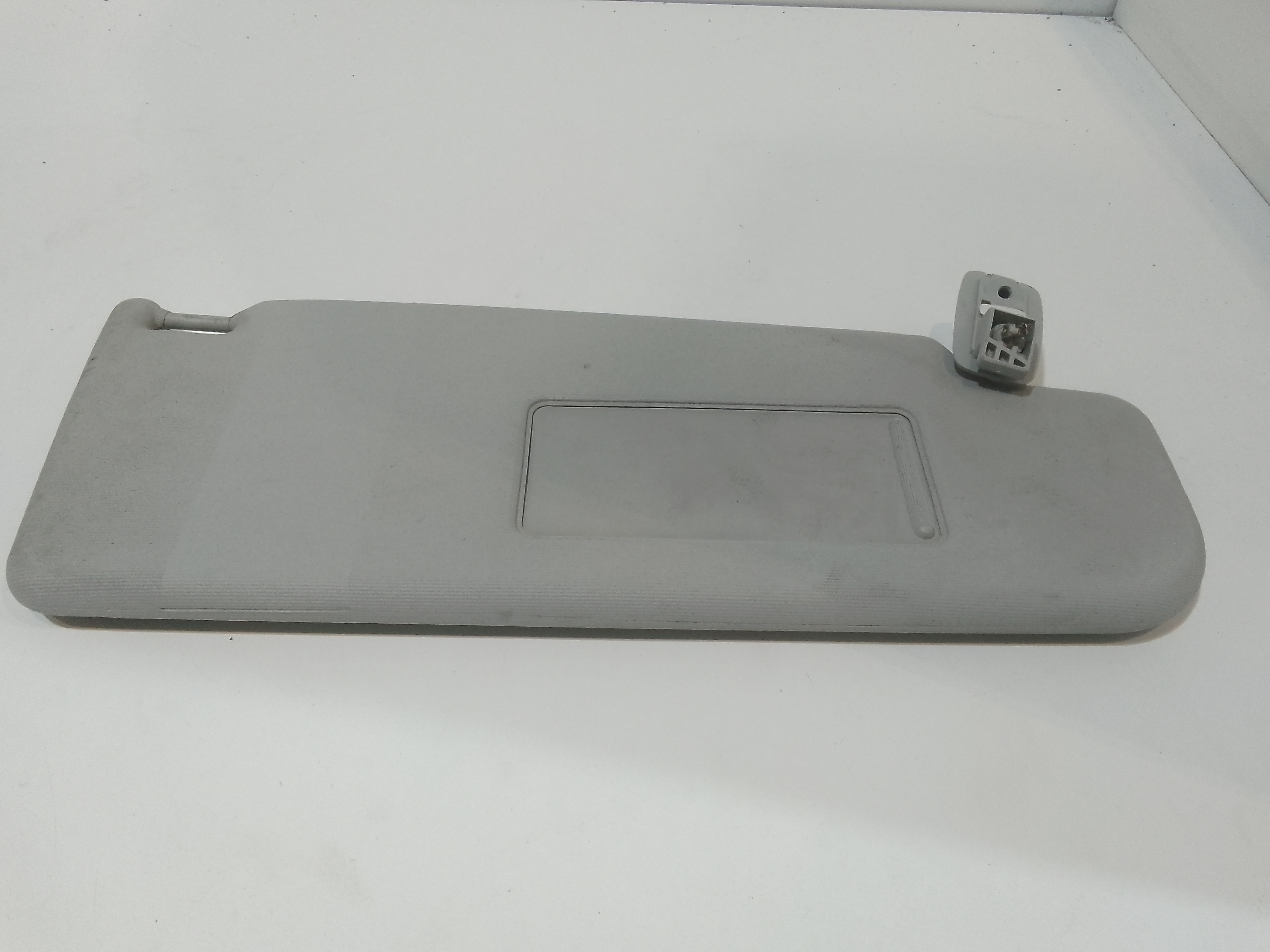 Aletta Parasole Parabrezza Destro 1K0857552L2F4 Usato