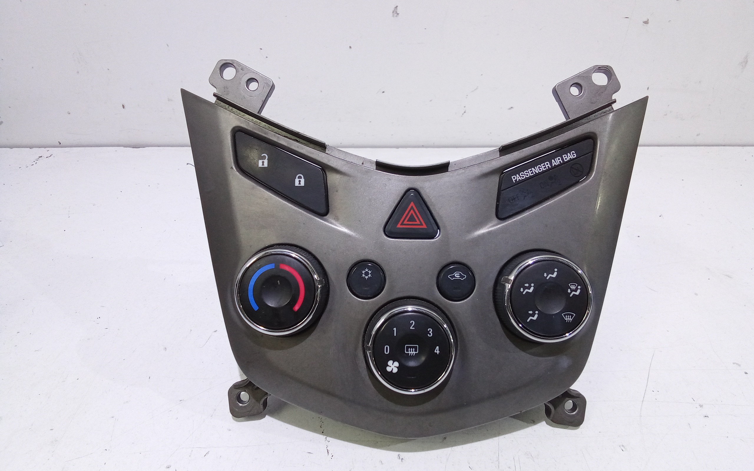 Blocco Comando Climatizzazione 95189625 Usato