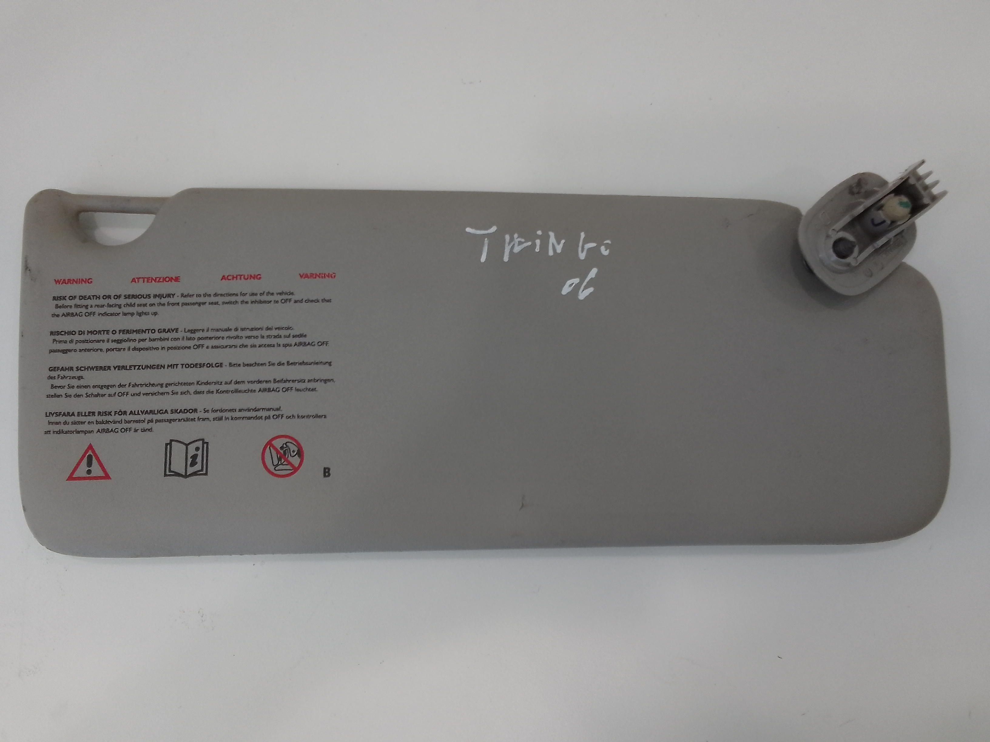 Aletta Parasole Parabrezza Destro 8200190789 Usato