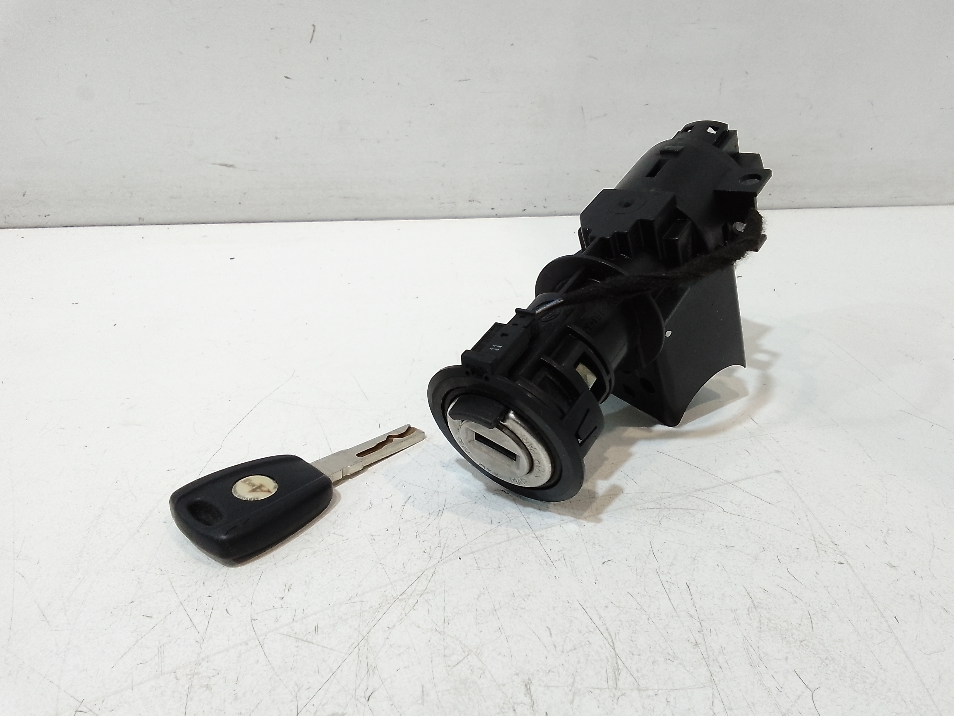 Commutatore Avviamento Con Cilindretti Serrature Usato