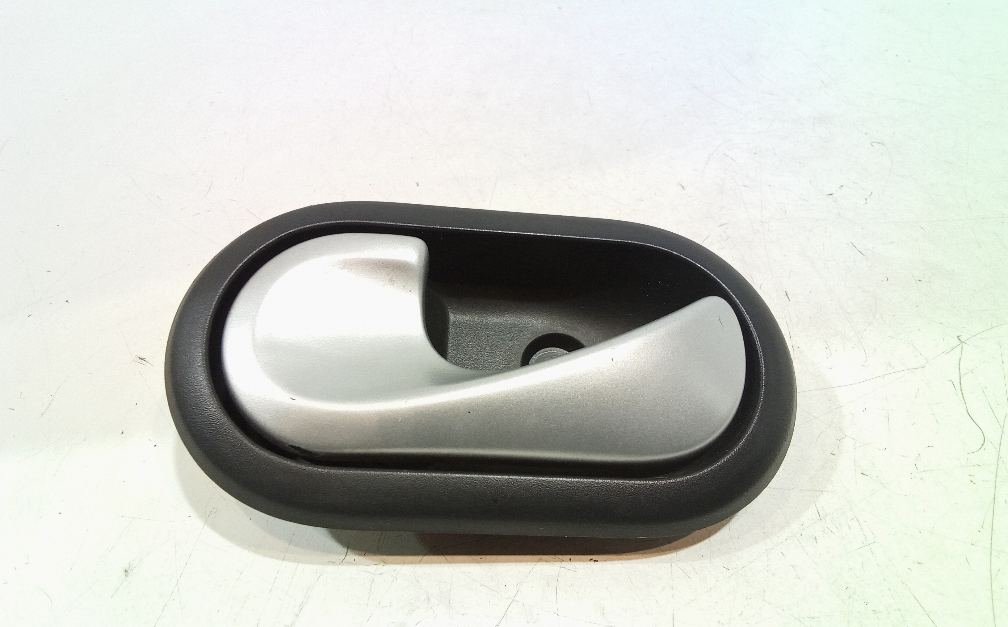 Maniglia Int. Apertura Porta Ant. Sinistro 8200733848 Usato