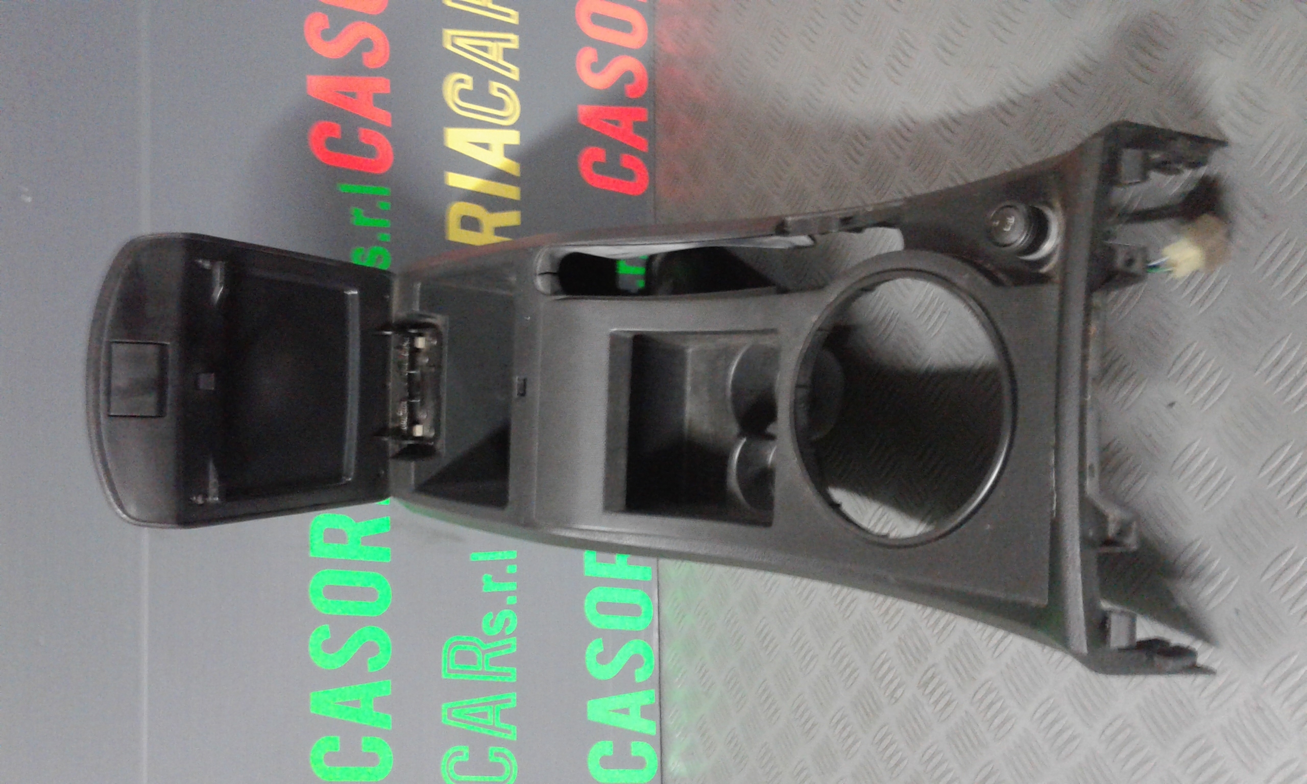 Contenitore P/appoggiabraccio Sedile Ant., Sportello Appoggiabraccio Sedile Ant., Appoggiabraccio Sedile Ant. Sinistro Usato