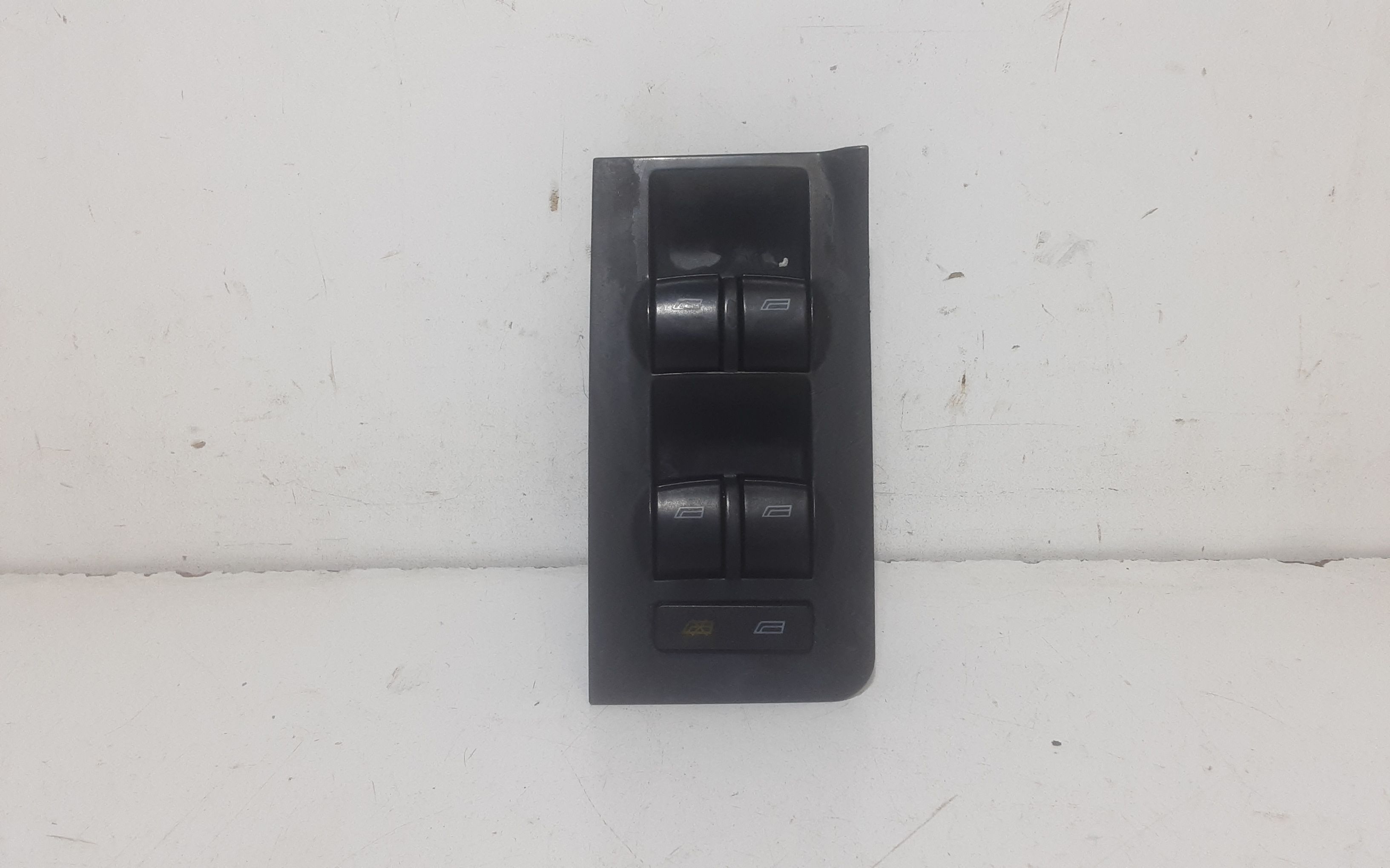 Interruttore Alzacristalli Porta Ant. Sinistro Usato