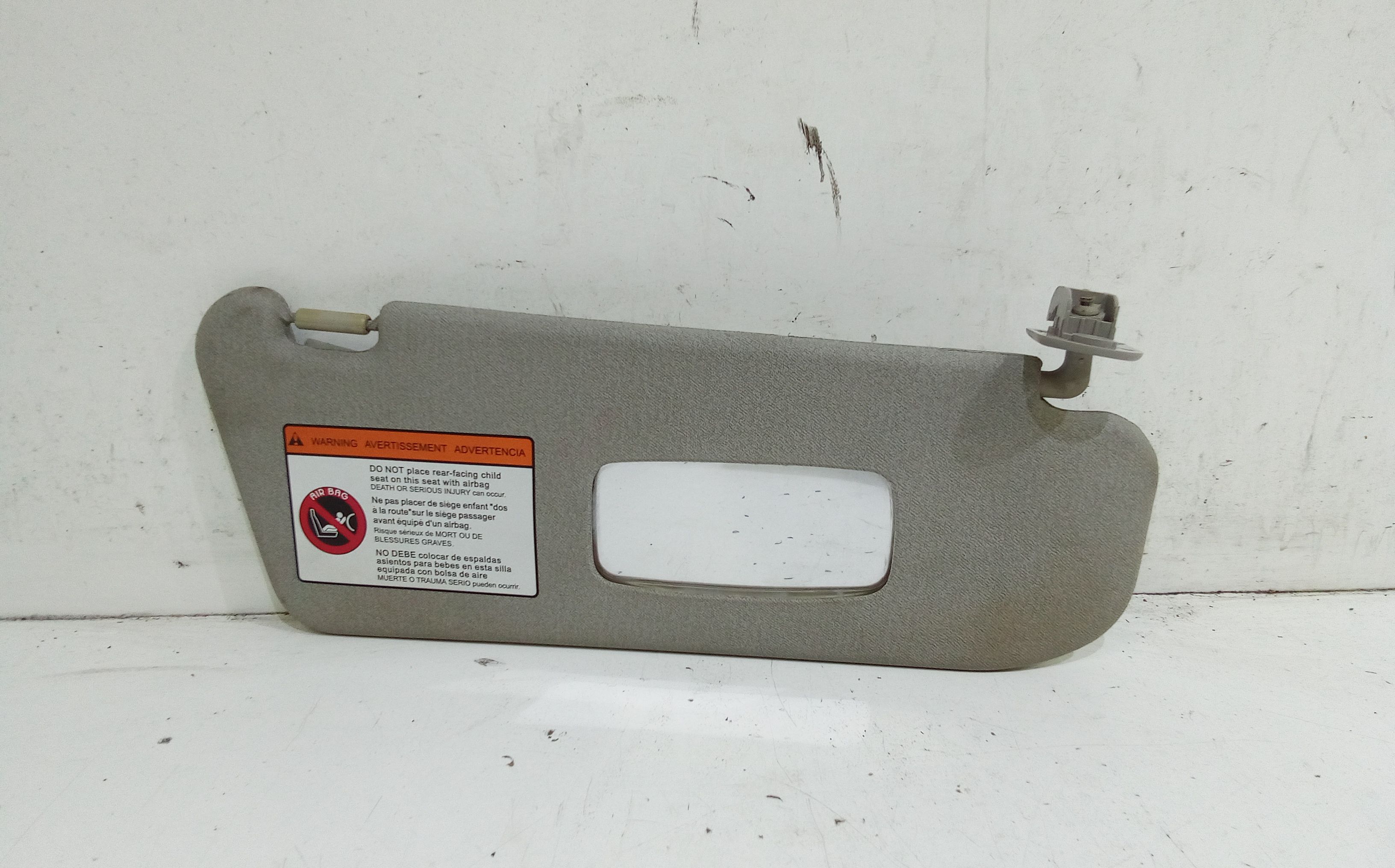 Aletta Parasole Parabrezza Destro 96650100 Usato