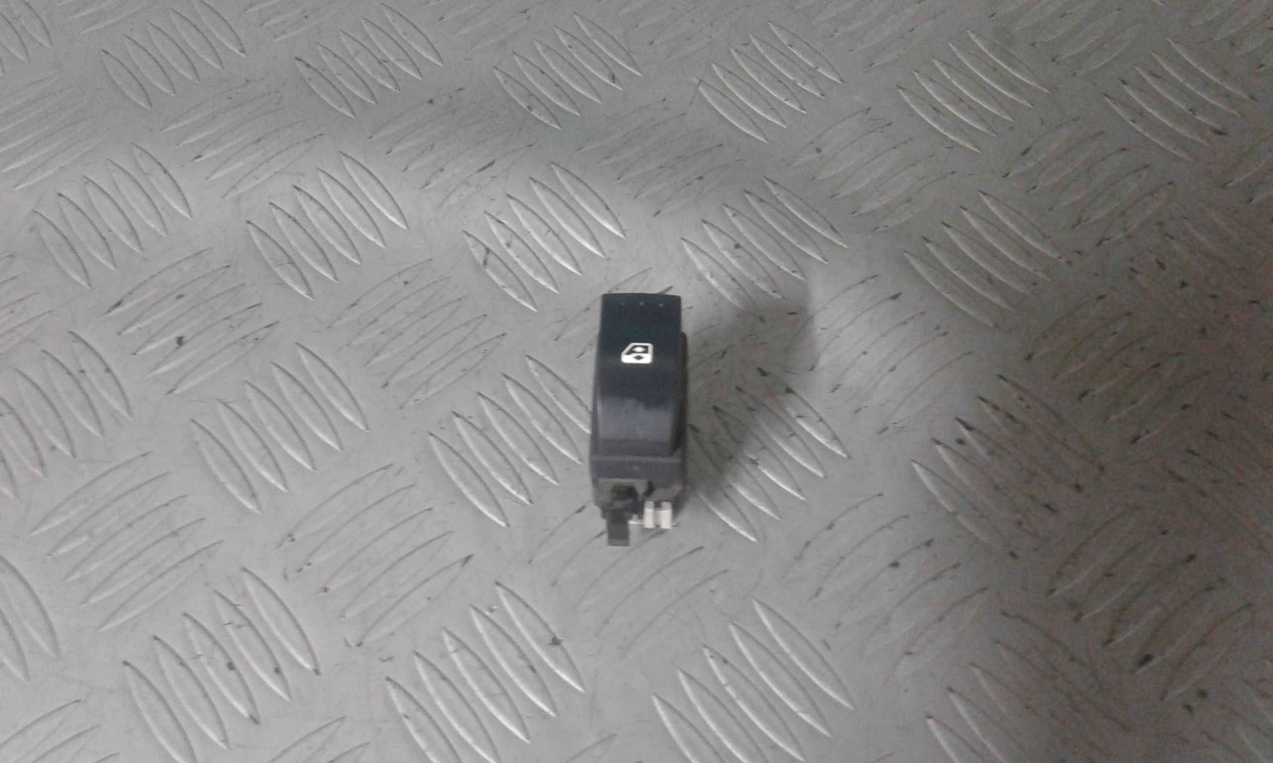 Interruttore Alzacristalli Porta Ant. Destro Usato