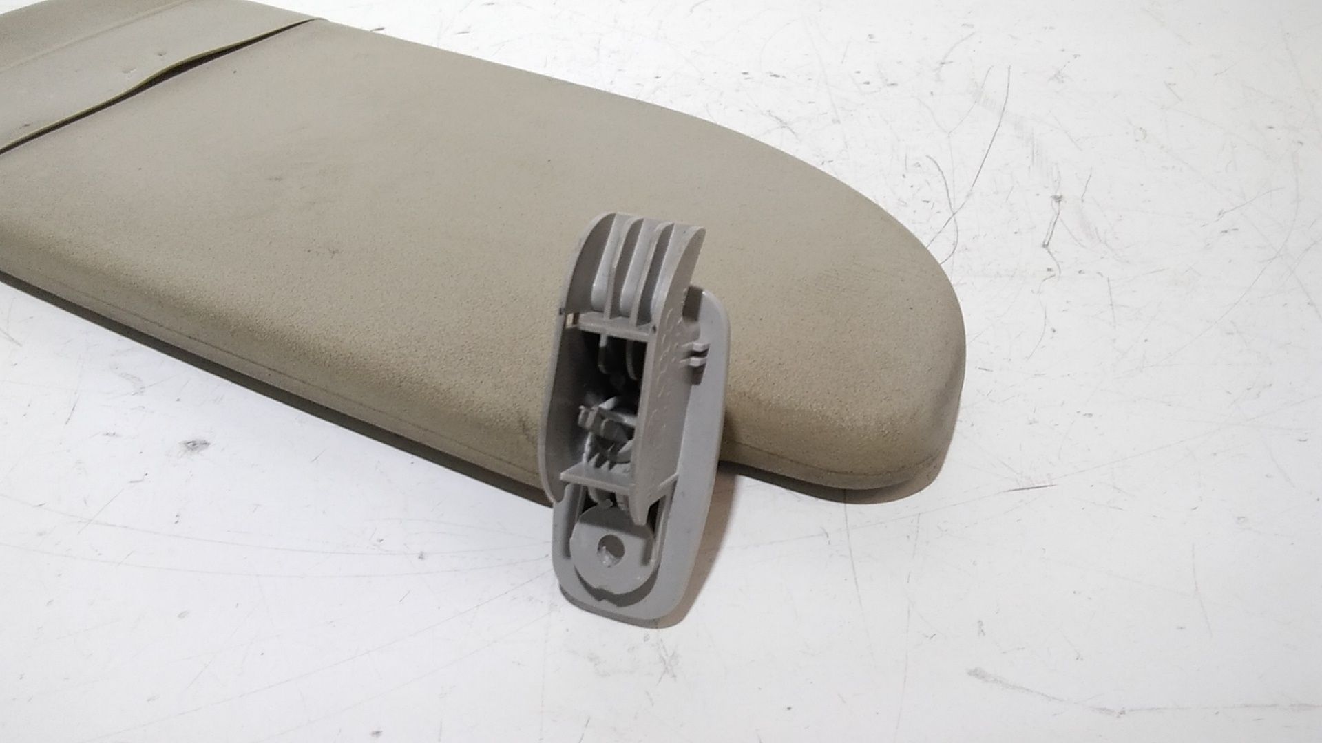 Aletta Parasole Parabrezza Sinistro 6L1857551A5W9 Usato