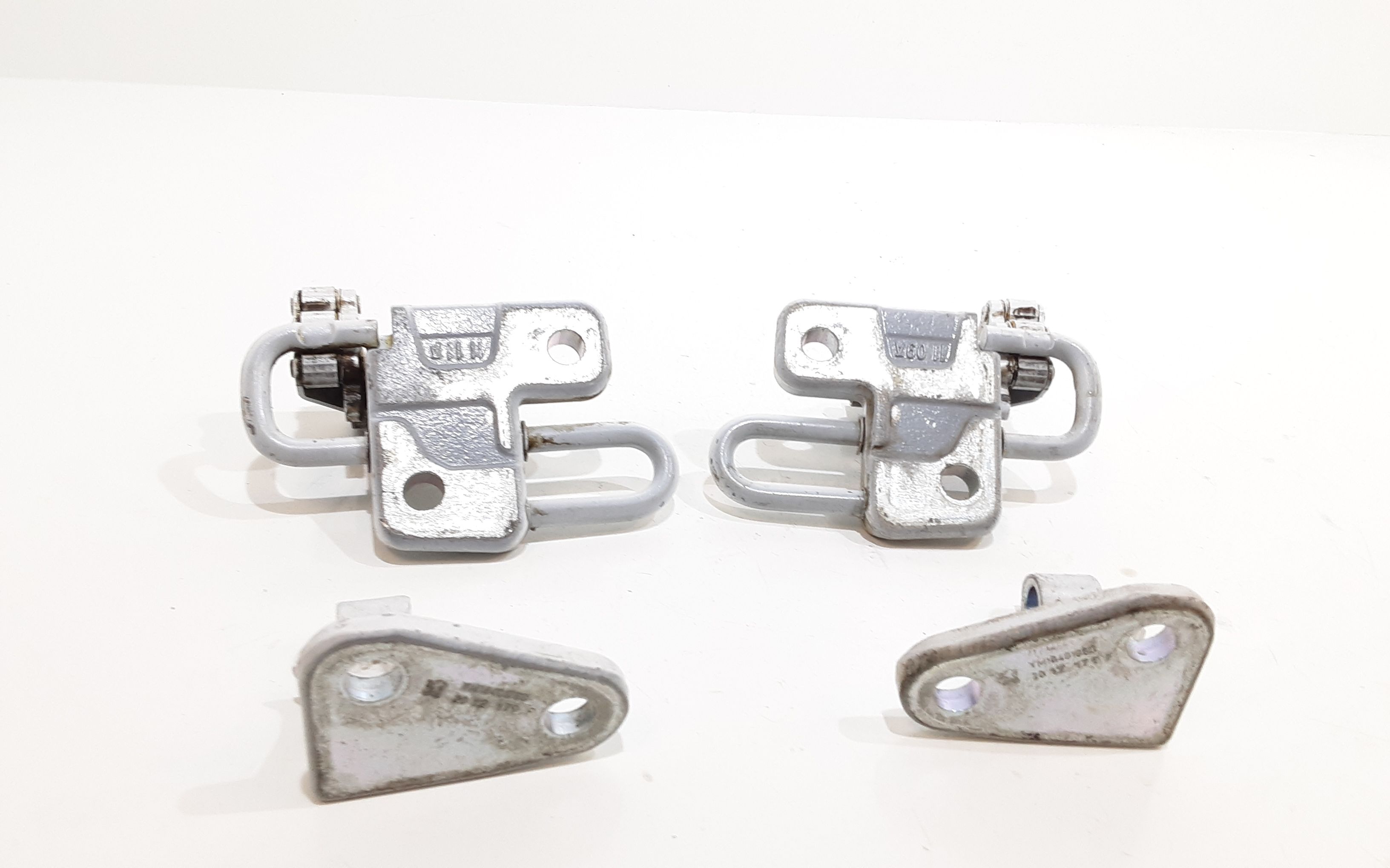 Cerniera Porta Ant. Destro,cerniera Porta Ant.sinistro, Cerniera Porta Post. Destro, Cerniera Porta Post. Sinistro Usato