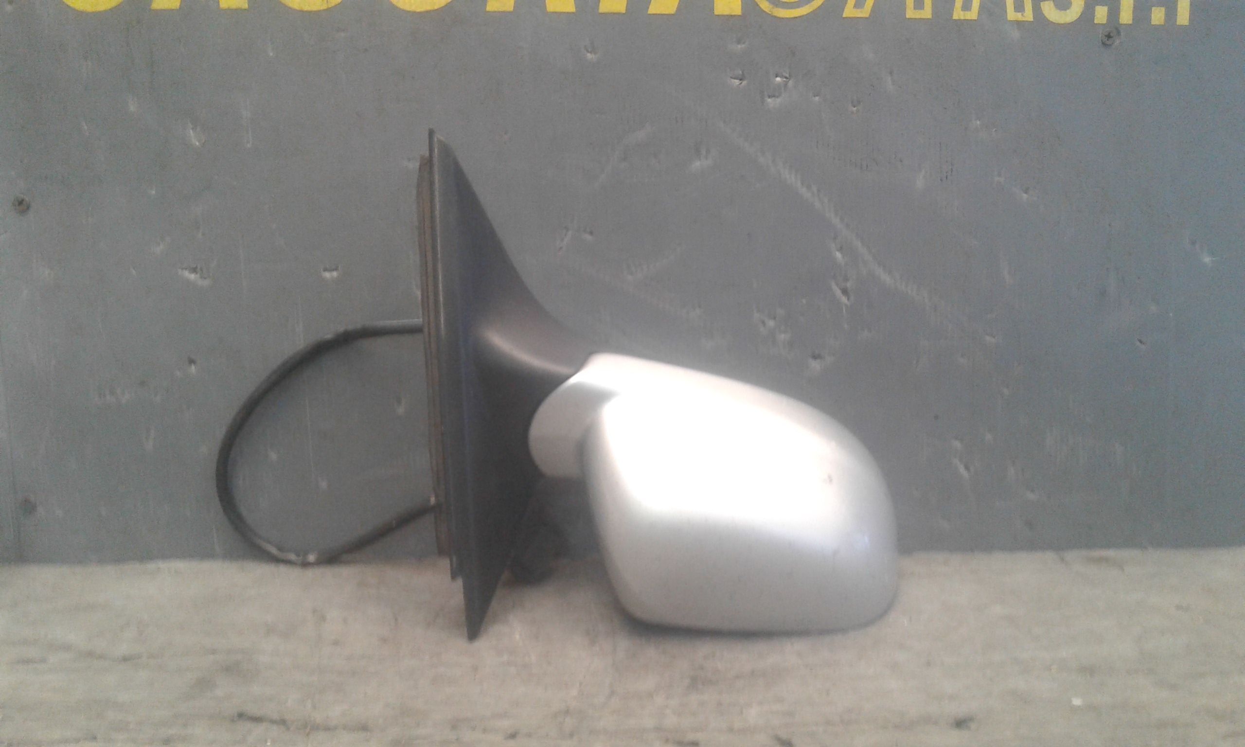 Retrovisore Est. Destro Usato