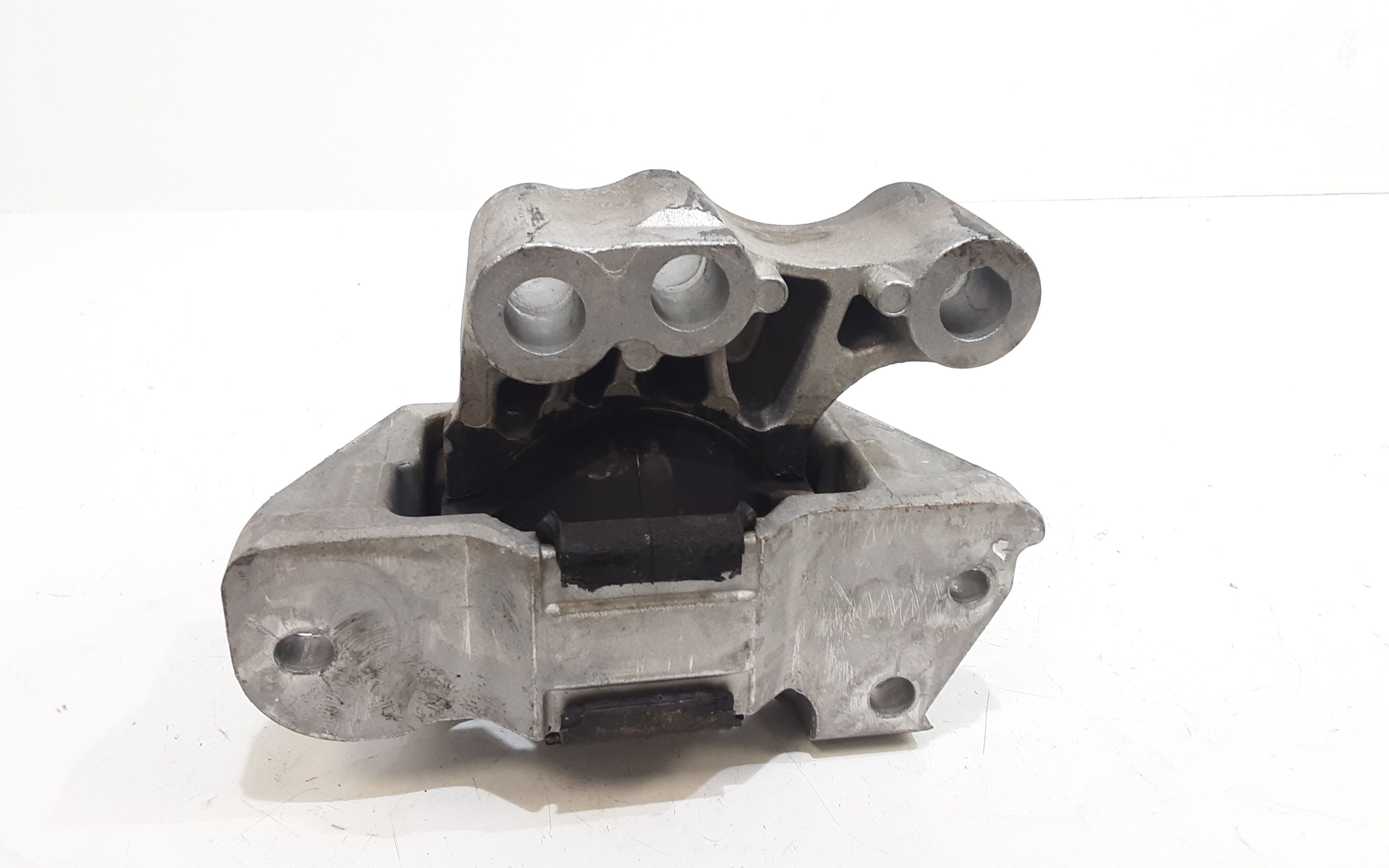 Piastra Alloggiamento Supporto Motore (Con Eventuale Bielletta O Tirante Associato) Usato